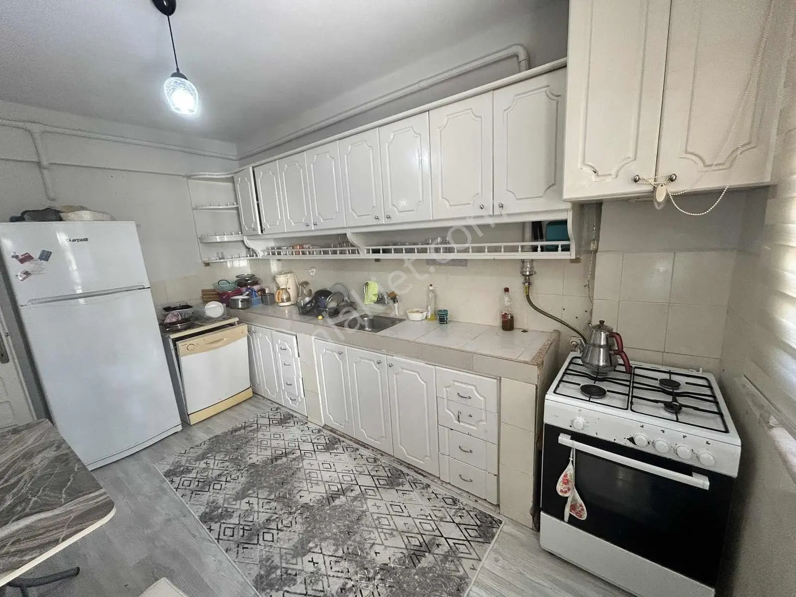 Acill Kuşadası Merkezde Çok Geniş Doğalgazlı 3+1 Satılık Daire — fotoğraf 3