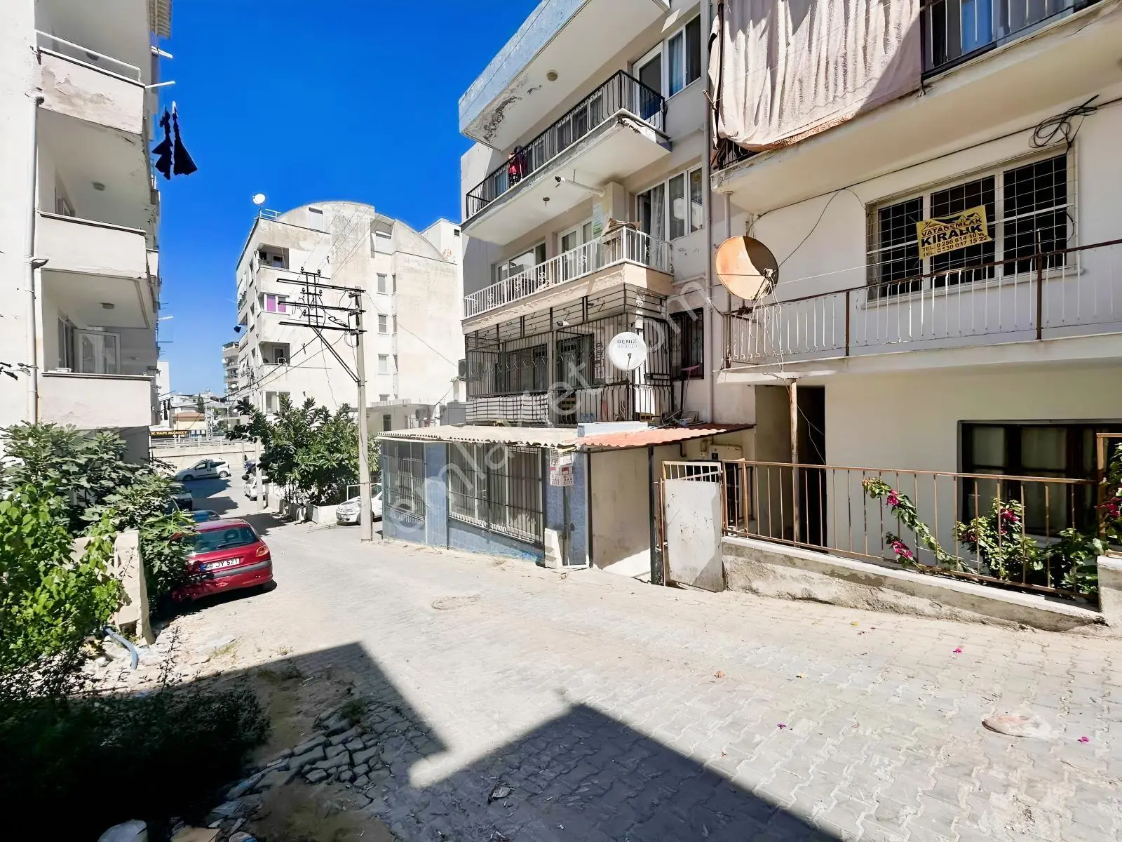 Acill Kuşadası Merkezde Çok Geniş Doğalgazlı 3+1 Satılık Daire — fotoğraf 5
