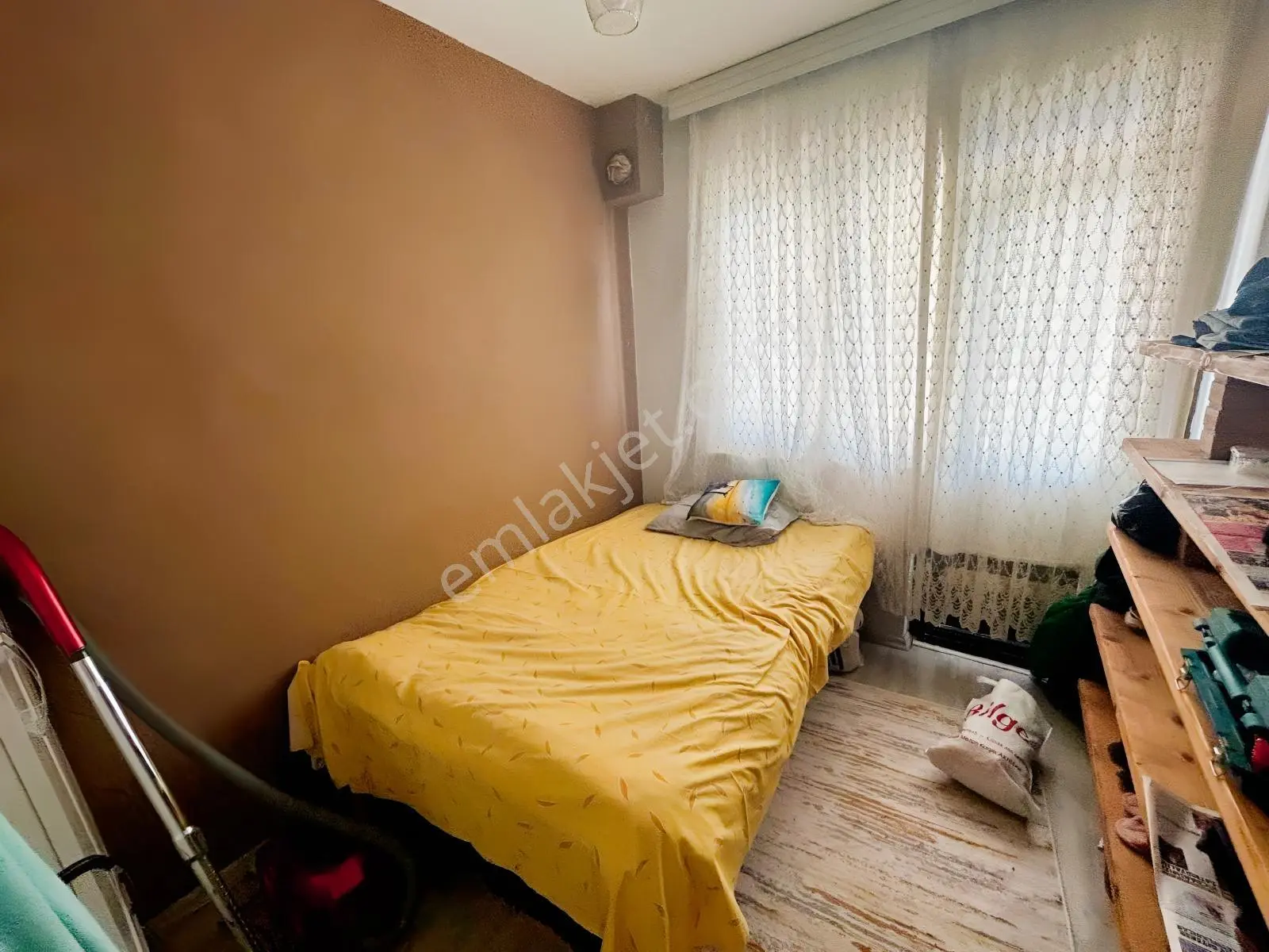 Acill Kuşadası Merkezde Çok Geniş Doğalgazlı 3+1 Satılık Daire — fotoğraf 6