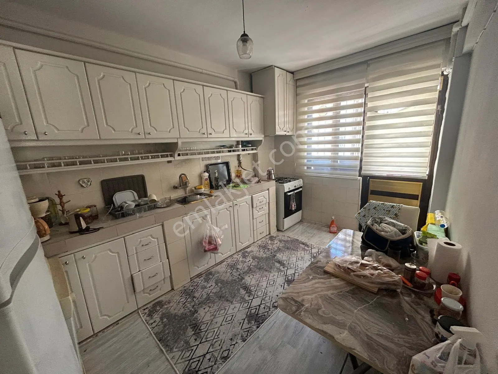 Acill Kuşadası Merkezde Çok Geniş Doğalgazlı 3+1 Satılık Daire — fotoğraf 7