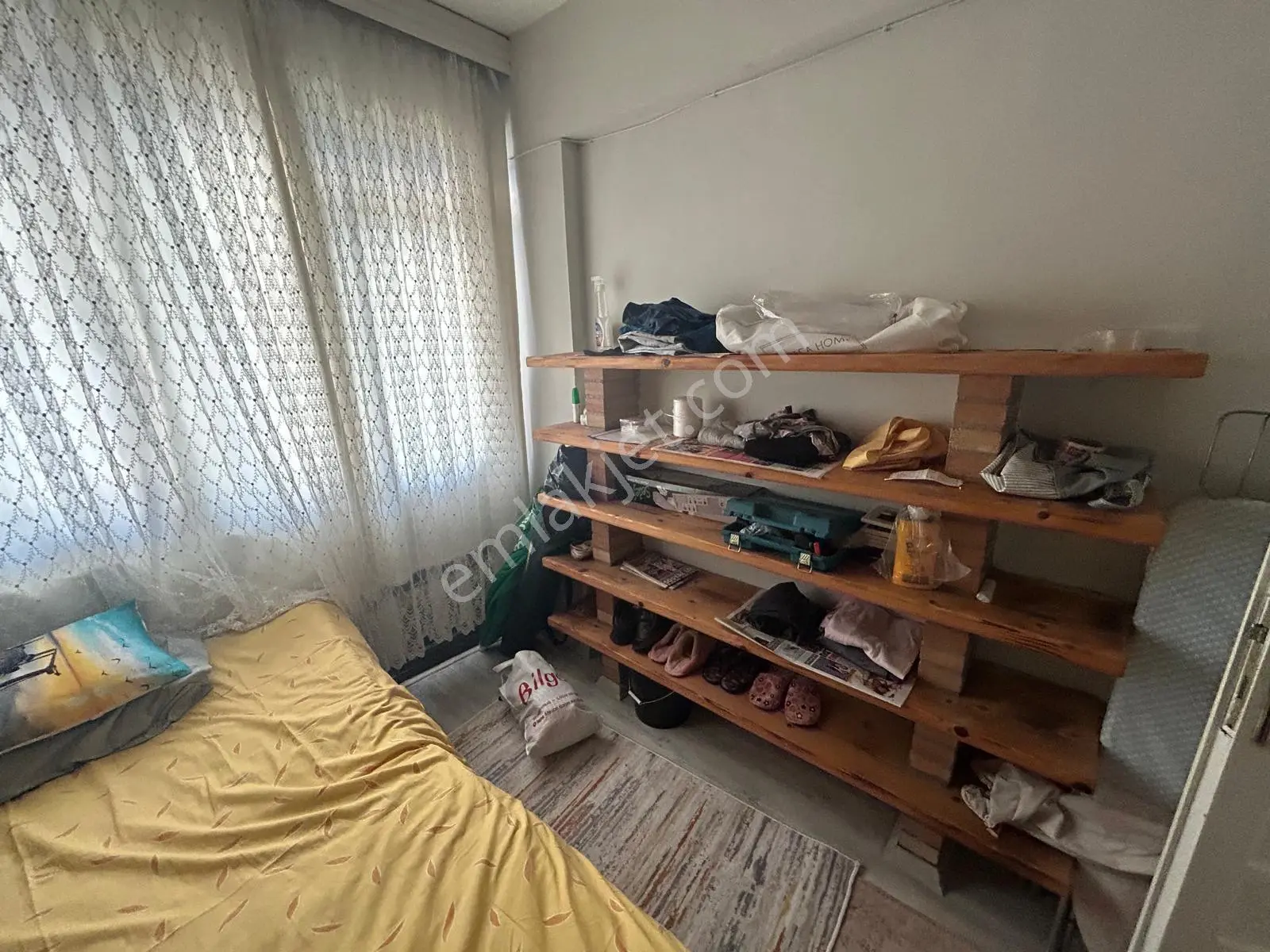 Acill Kuşadası Merkezde Çok Geniş Doğalgazlı 3+1 Satılık Daire — fotoğraf 9
