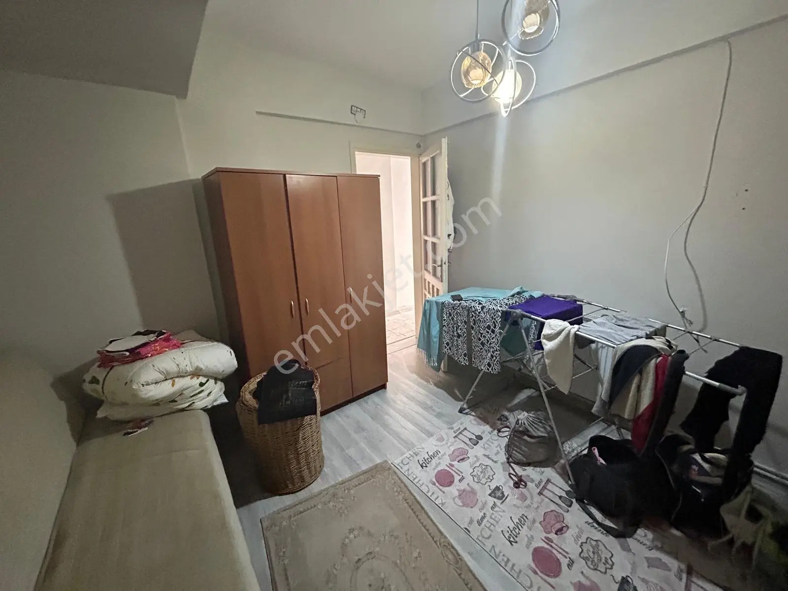 Acill Kuşadası Merkezde Çok Geniş Doğalgazlı 3+1 Satılık Daire — fotoğraf 10