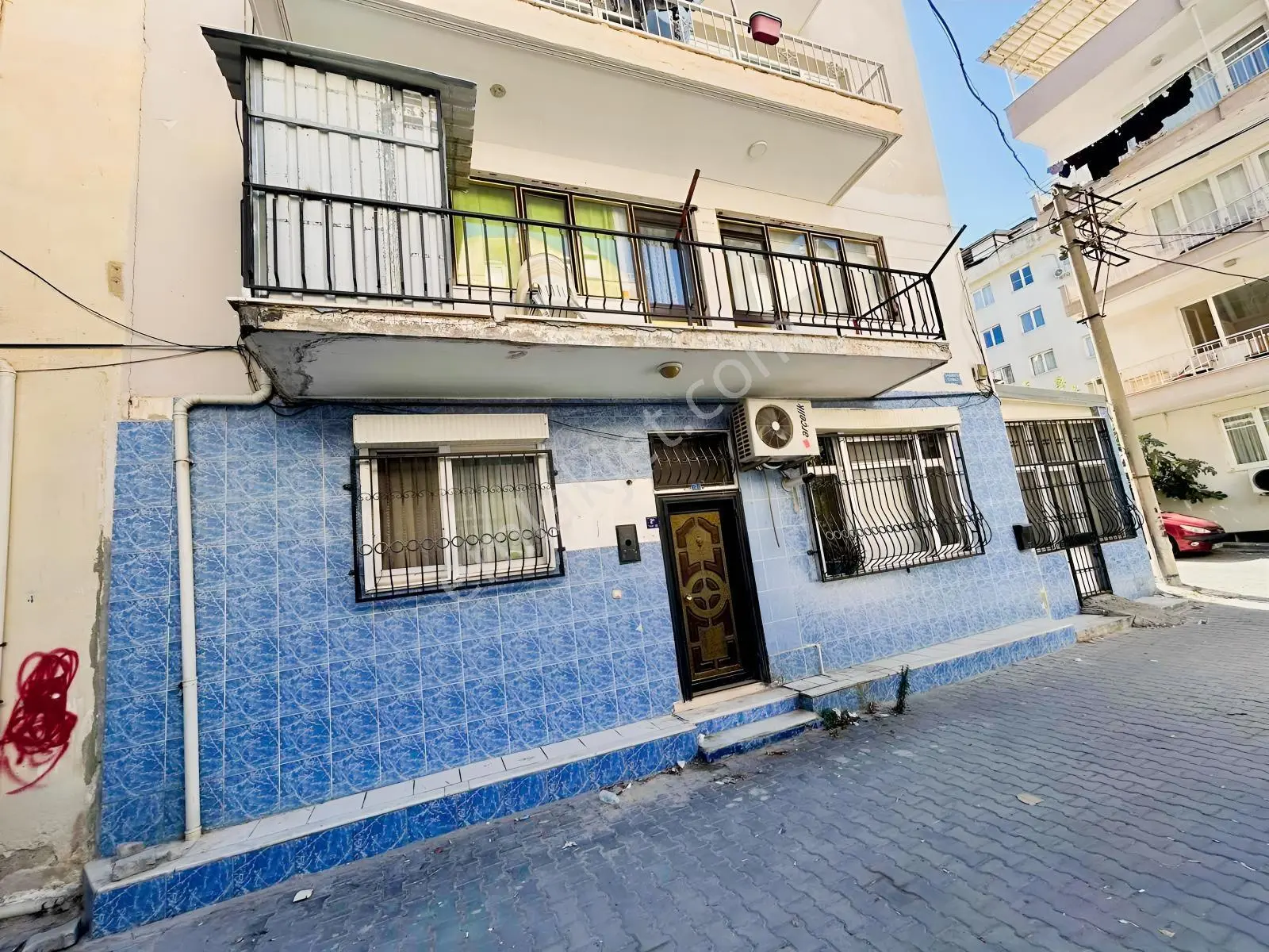 Acill Kuşadası Merkezde Çok Geniş Doğalgazlı 3+1 Satılık Daire — fotoğraf 14