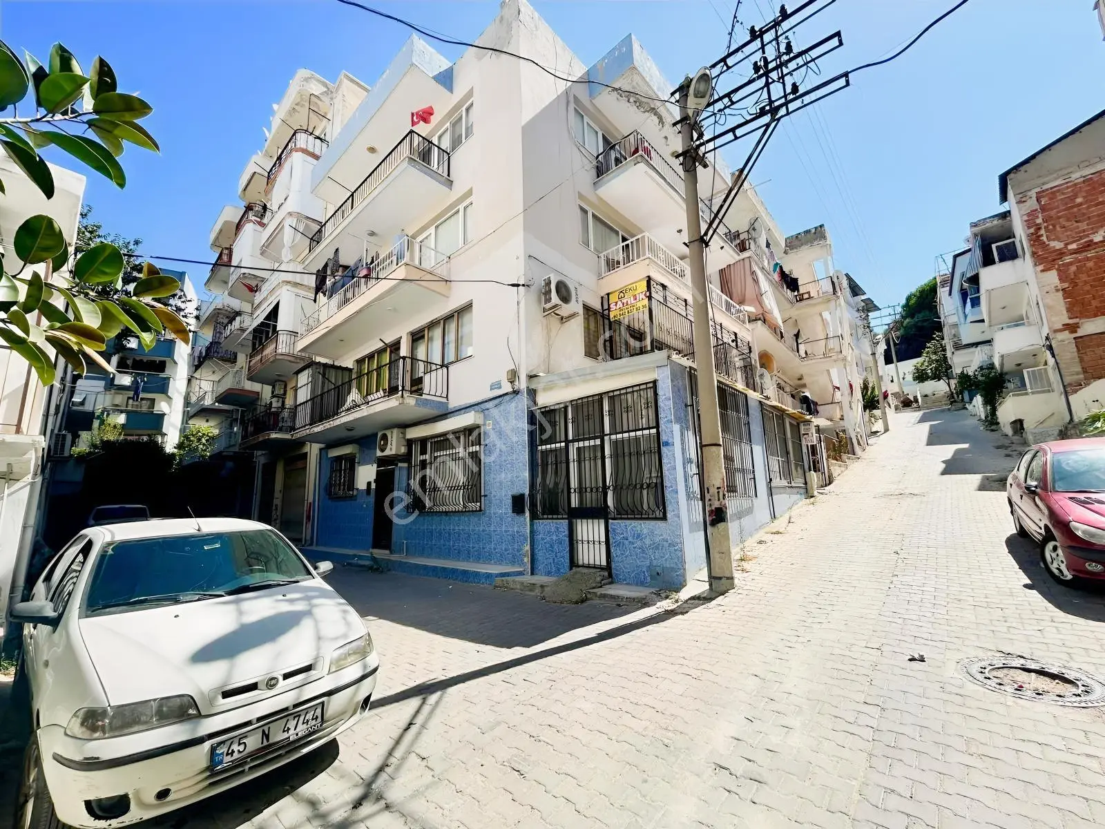 Acill Kuşadası Merkezde Çok Geniş Doğalgazlı 3+1 Satılık Daire — fotoğraf 17