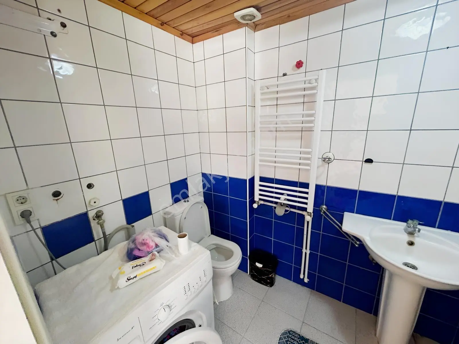 Acill Kuşadası Merkezde Çok Geniş Doğalgazlı 3+1 Satılık Daire — fotoğraf 22