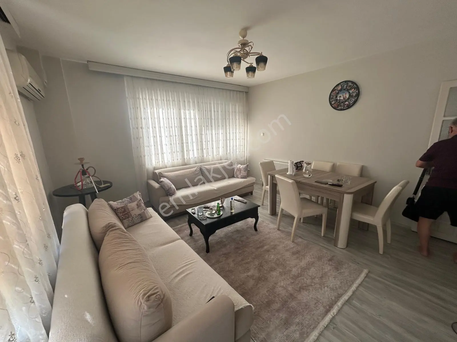 Acill Kuşadası Merkezde Çok Geniş Doğalgazlı 3+1 Satılık Daire — fotoğraf 27