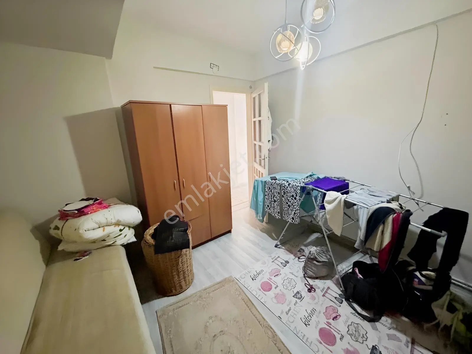 Acill Kuşadası Merkezde Çok Geniş Doğalgazlı 3+1 Satılık Daire — fotoğraf 32