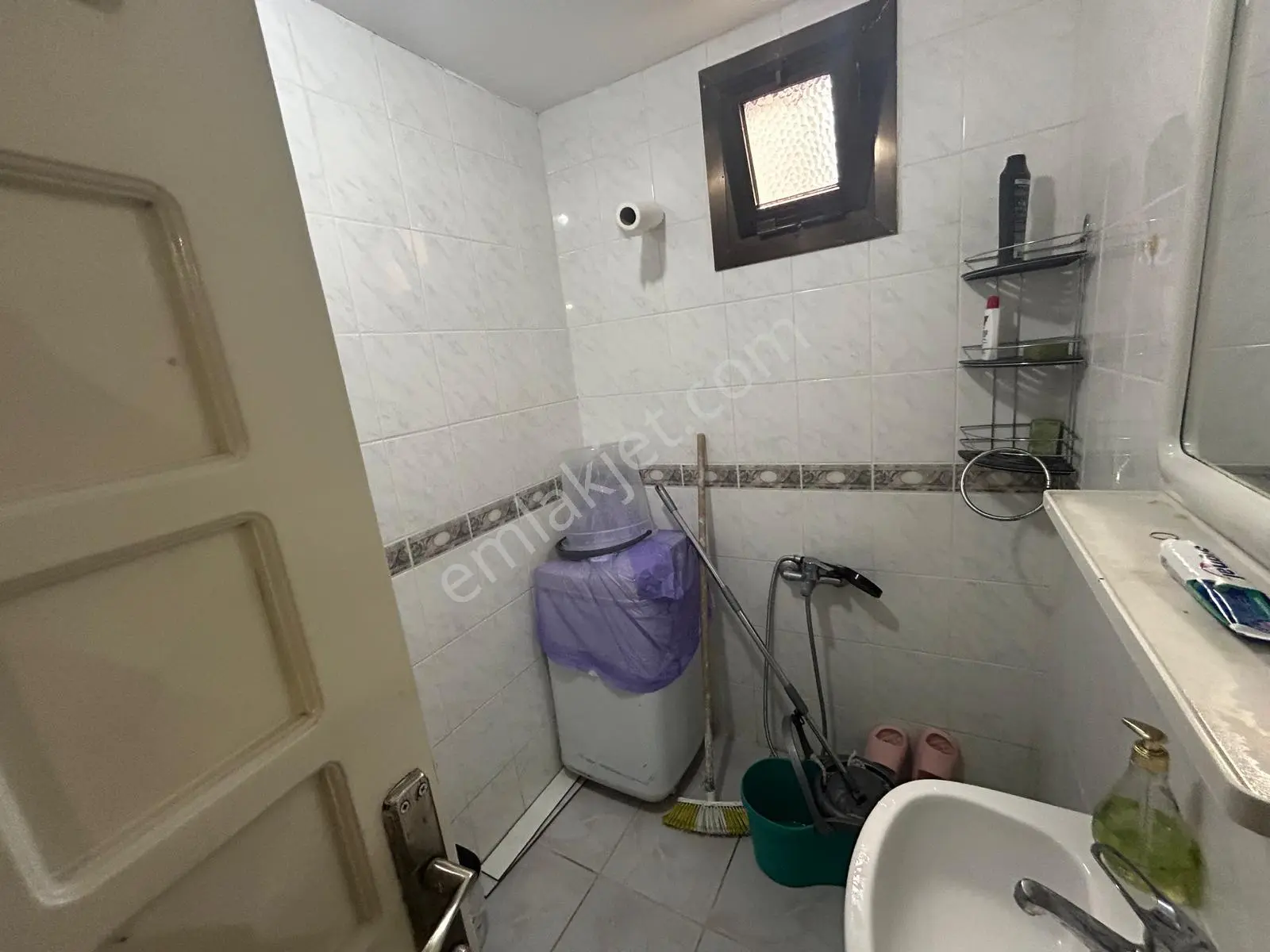 Acill Kuşadası Merkezde Çok Geniş Doğalgazlı 3+1 Satılık Daire — fotoğraf 33