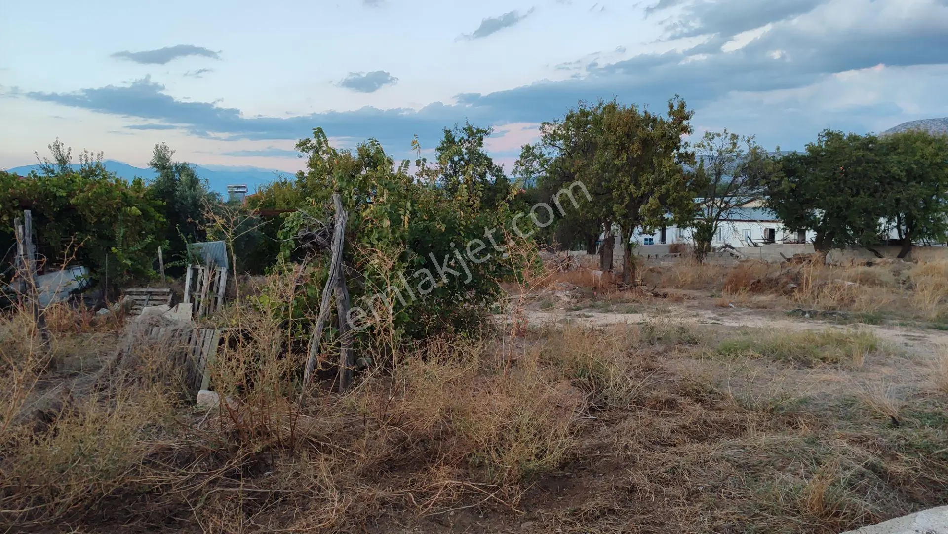 Antalya Korkuteli Bozova'da Satılık 700m2 İmarlı Arsa 2 Kat Ve %40 İnşaat İzni Var — fotoğraf 4