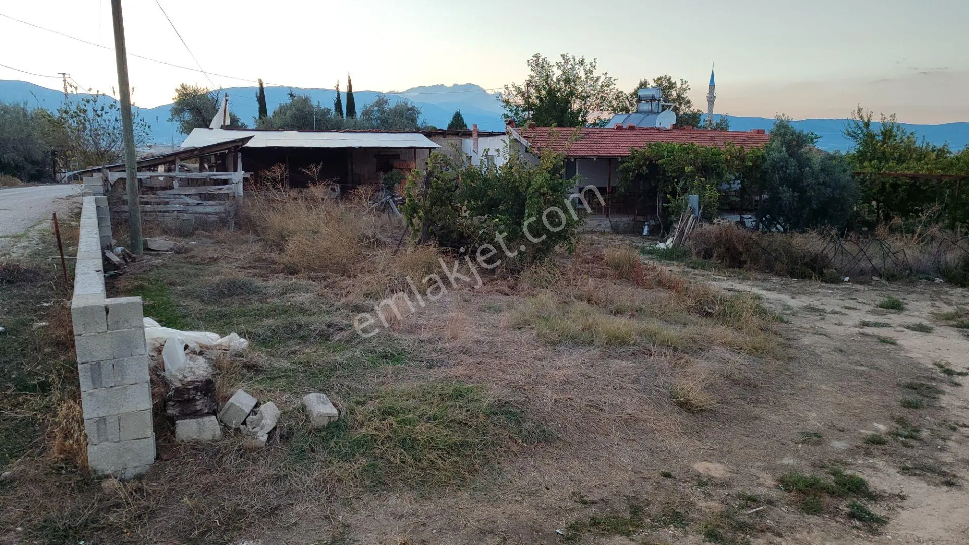 Antalya Korkuteli Bozova'da Satılık 700m2 İmarlı Arsa 2 Kat Ve %40 İnşaat İzni Var — fotoğraf 9
