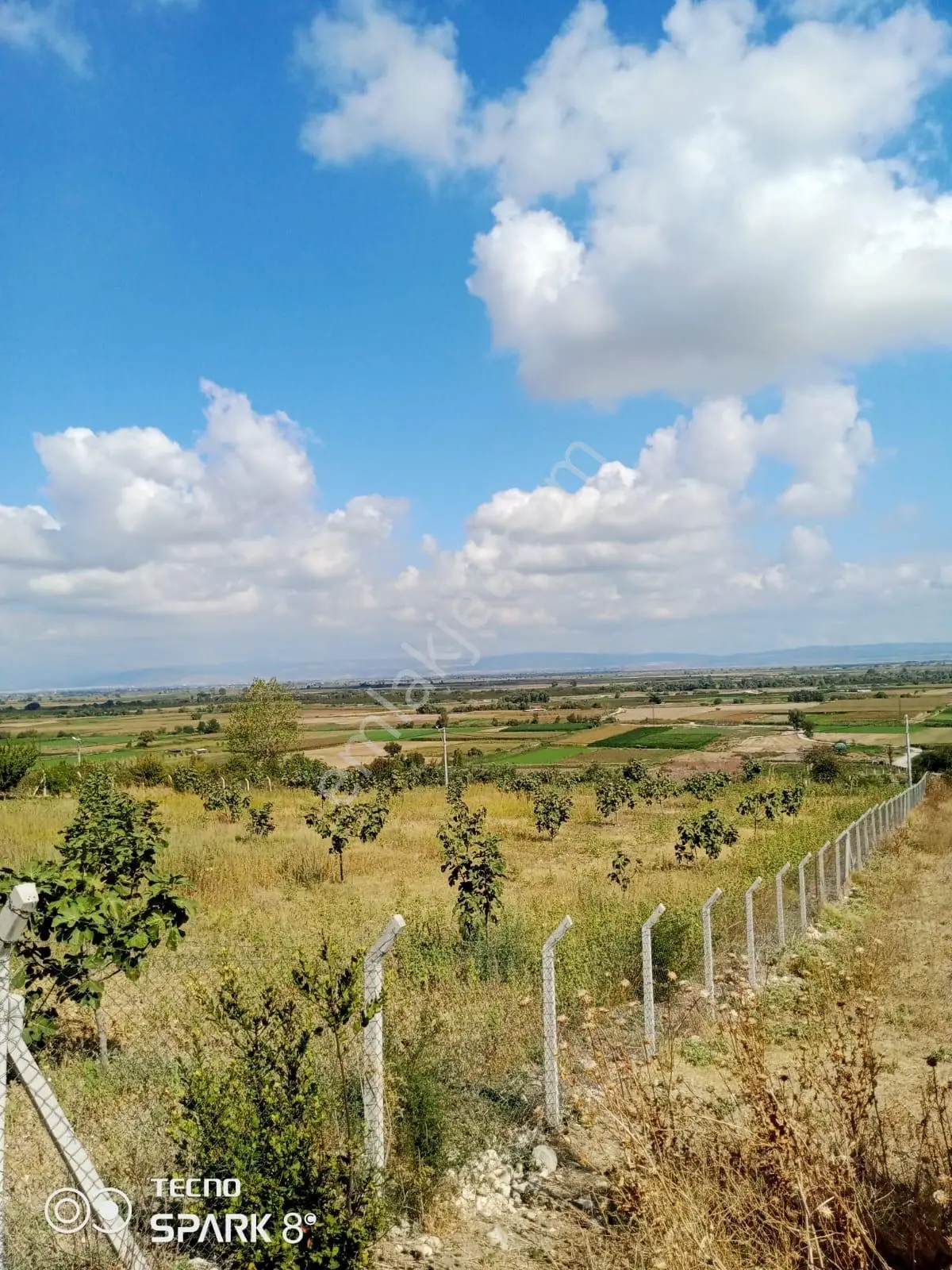 Göl Manzaralı Konut İmarlı Arsa