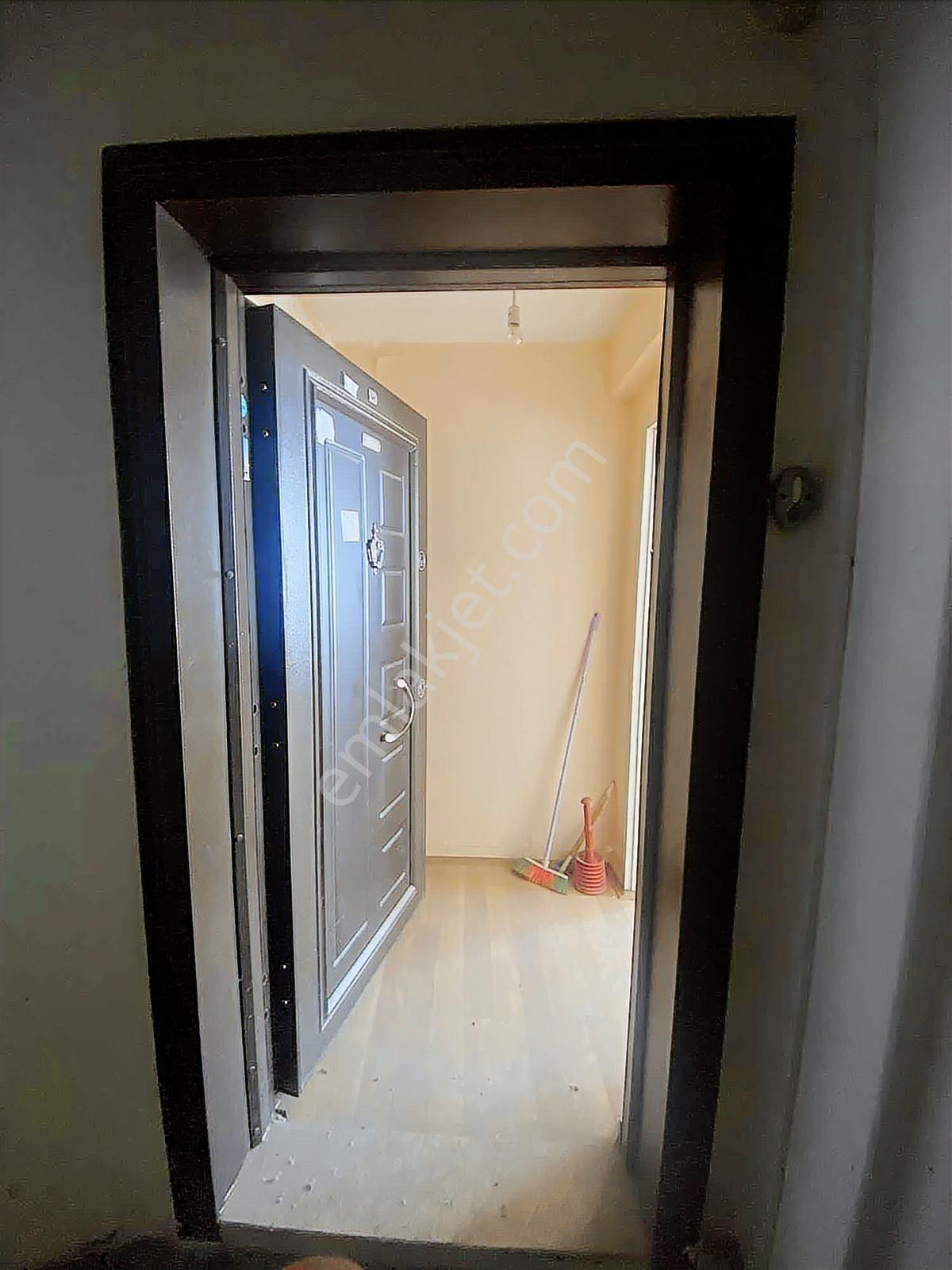 Kocacık Çarşısında 4.kat Satılık 2+1 (3+1 Ayarında)daire — fotoğraf 2