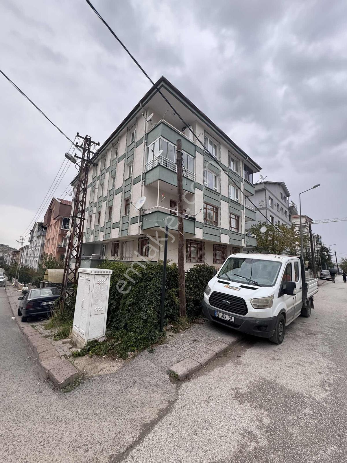 Polat Lıve'Dan Gülveren Mah. Merkezi Konumda Yapılı Satılık 3+1
