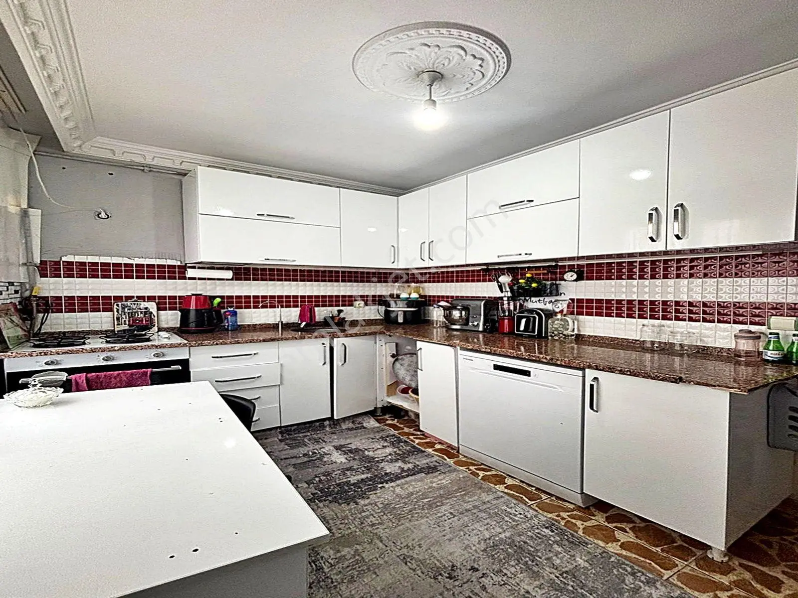 Yıldırım Yapı'dan Mehterçeşme'de 3+1 Geniş M2 Asansörlü Binada 3 Balkonlu Arakat Satılık Daire!! — fotoğraf 3
