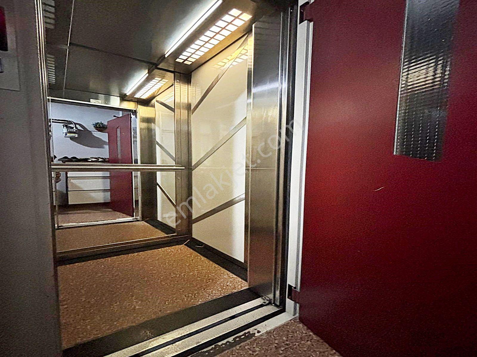 Yıldırım Yapı'dan Mehterçeşme'de 3+1 Geniş M2 Asansörlü Binada 3 Balkonlu Arakat Satılık Daire!! — fotoğraf 18