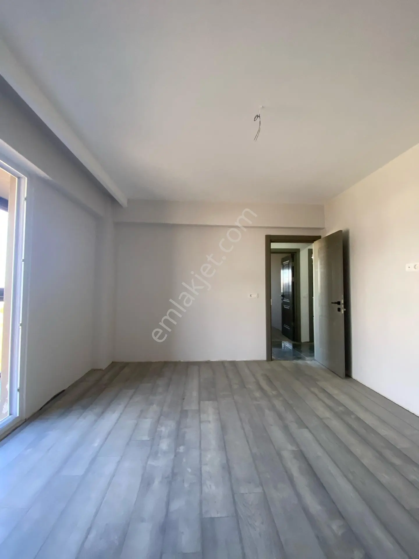 Buluruzdan Edirne Merkez Kurtuluş Mahallesinde Ara Kat Kapalı Cam Balkonlu Satılık 3+1 Daire — fotoğraf 8