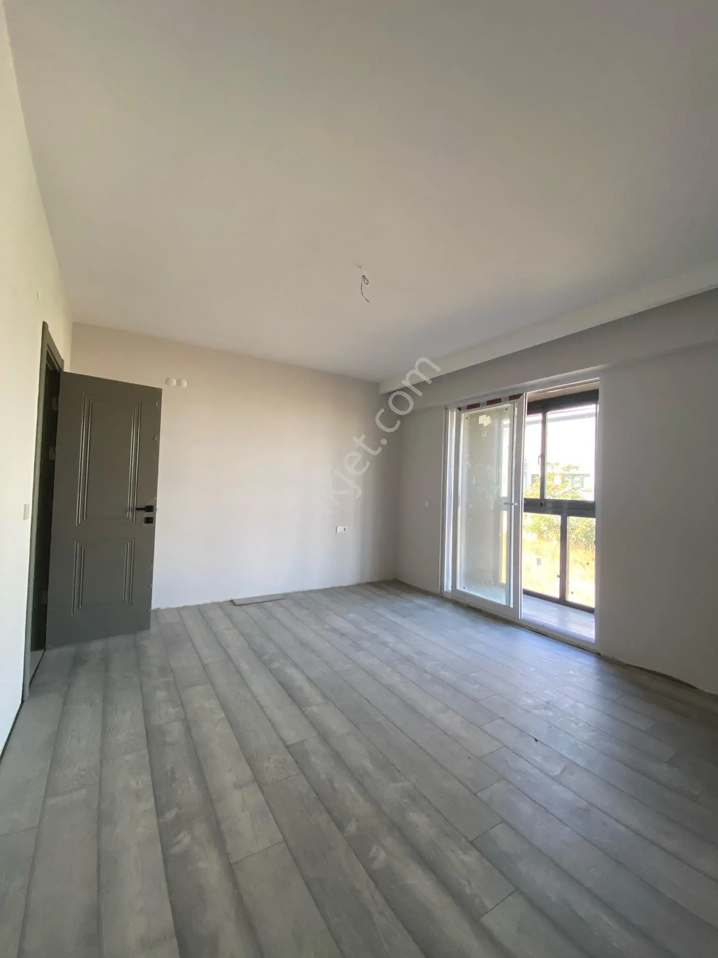 Buluruzdan Edirne Merkez Kurtuluş Mahallesinde Ara Kat Kapalı Cam Balkonlu Satılık 3+1 Daire — fotoğraf 11