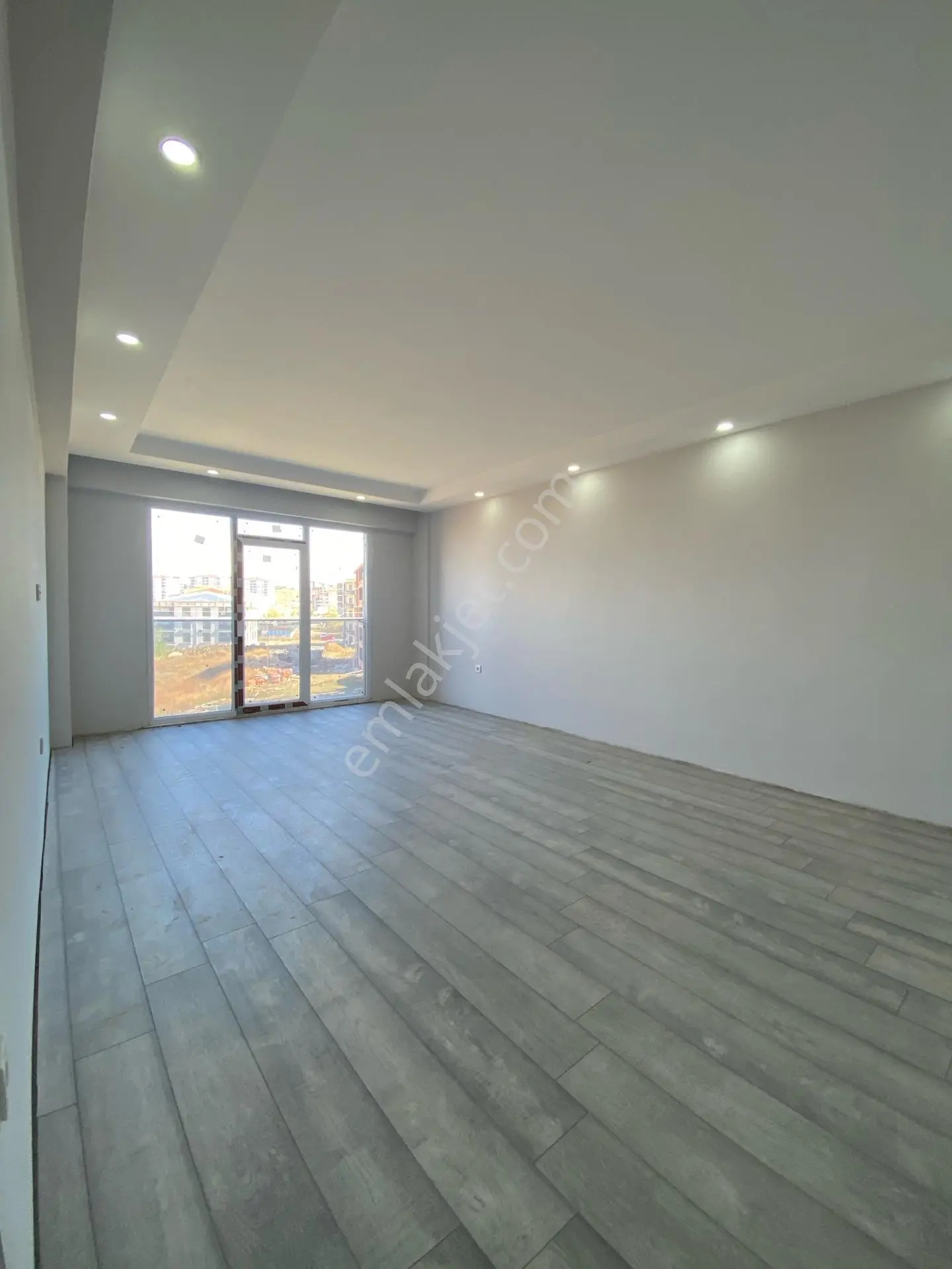 Buluruzdan Edirne Merkez Kurtuluş Mahallesinde Ara Kat Kapalı Cam Balkonlu Satılık 3+1 Daire — fotoğraf 30
