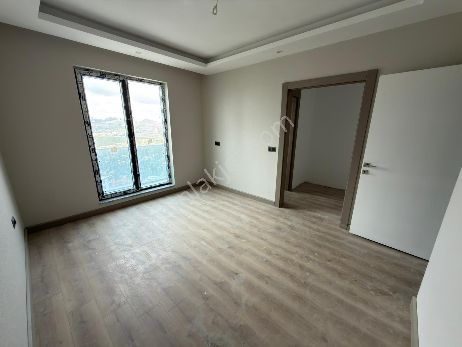 Skylıne Towerda Seçkin Cepheli, Prestijli Daire — fotoğraf 14