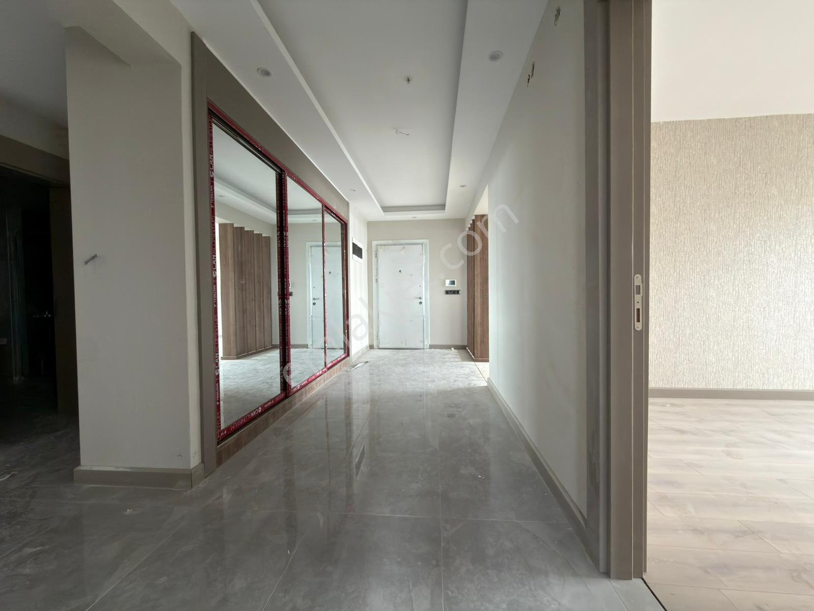 Skylıne Towerda Seçkin Cepheli, Prestijli Daire — fotoğraf 21