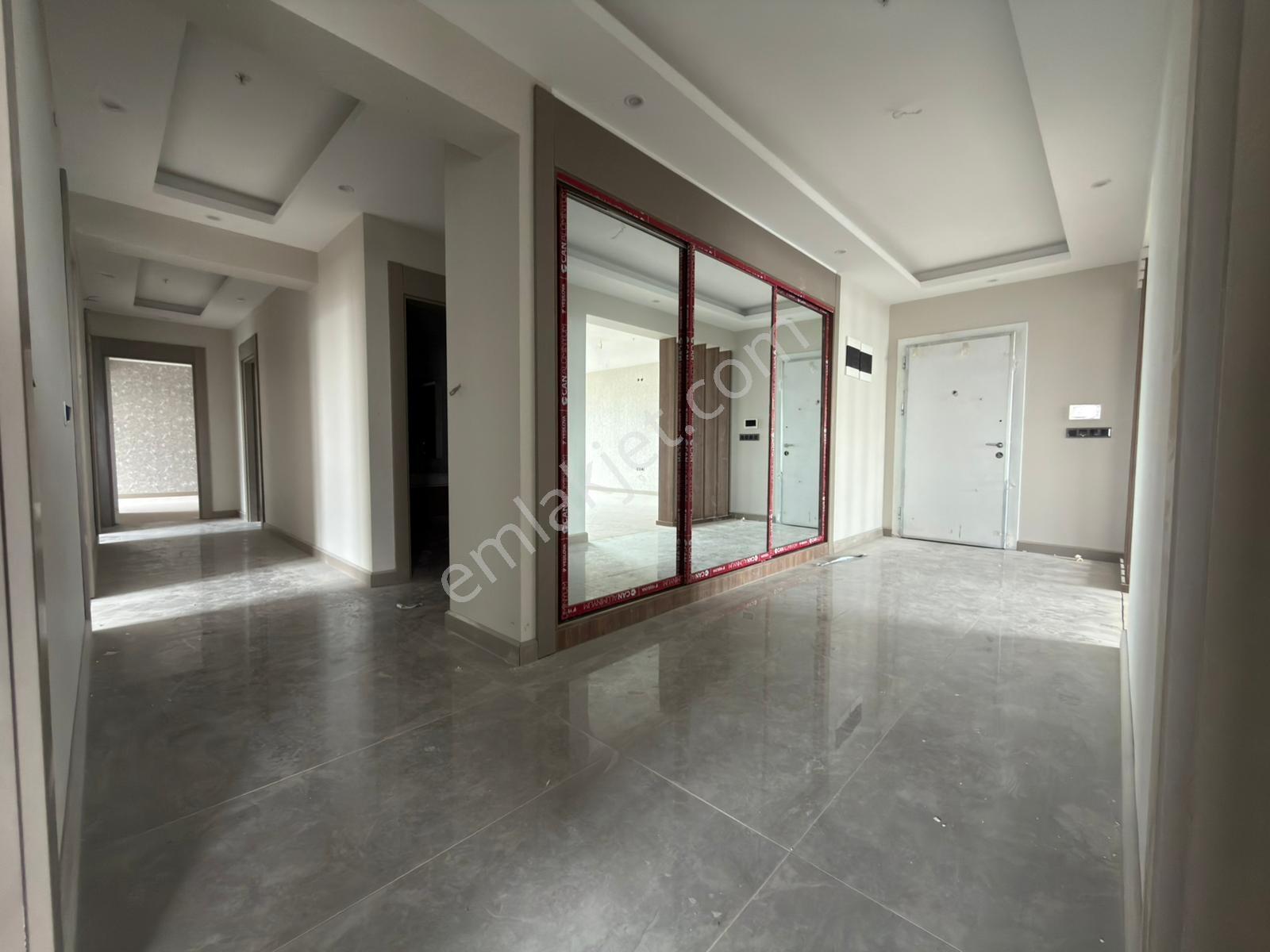 Skylıne Towerda Seçkin Cepheli, Prestijli Daire — fotoğraf 24
