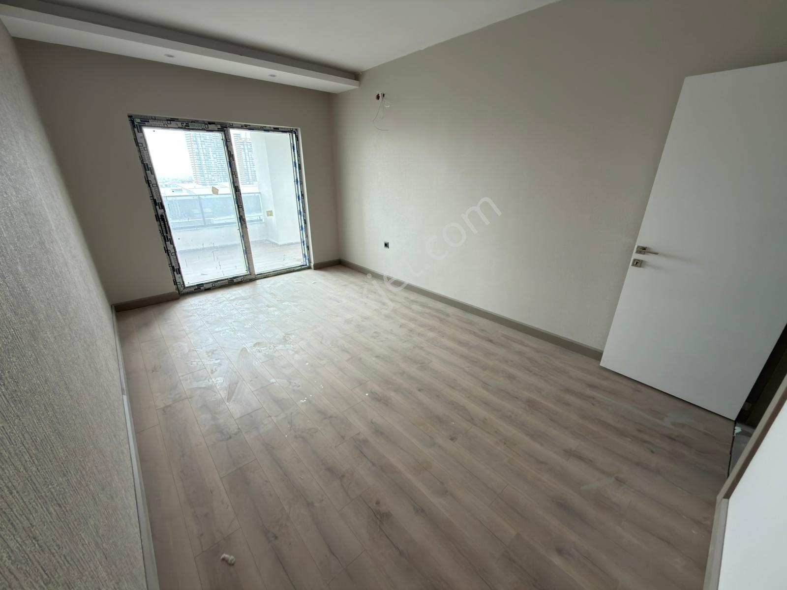 Skylıne Towerda Seçkin Cepheli, Prestijli Daire — fotoğraf 25