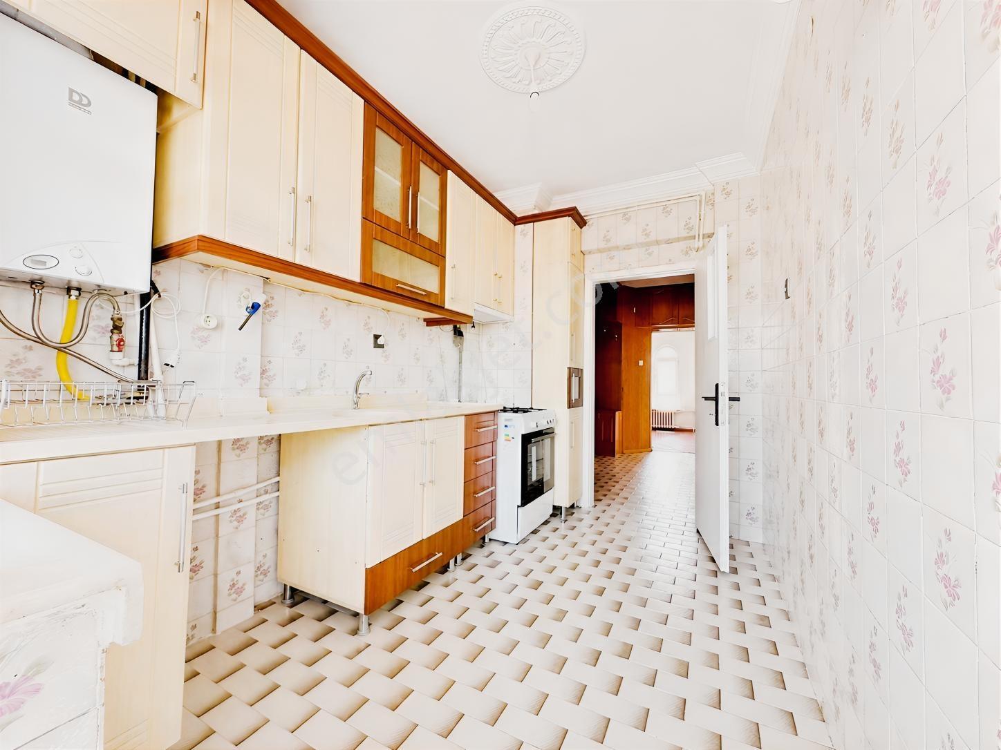 Uzman'dan Panoramik Ankara Manzaralı Site İçerisinde Katta 3+1 — fotoğraf 11
