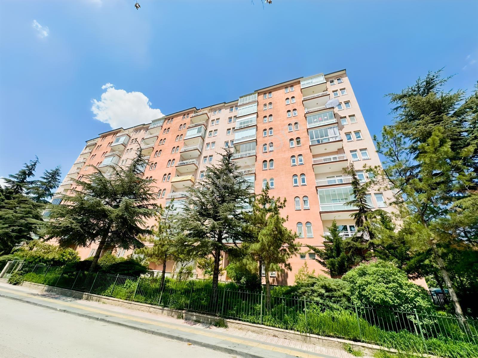 Uzman'dan Panoramik Ankara Manzaralı Site İçerisinde Katta 3+1 — fotoğraf 28