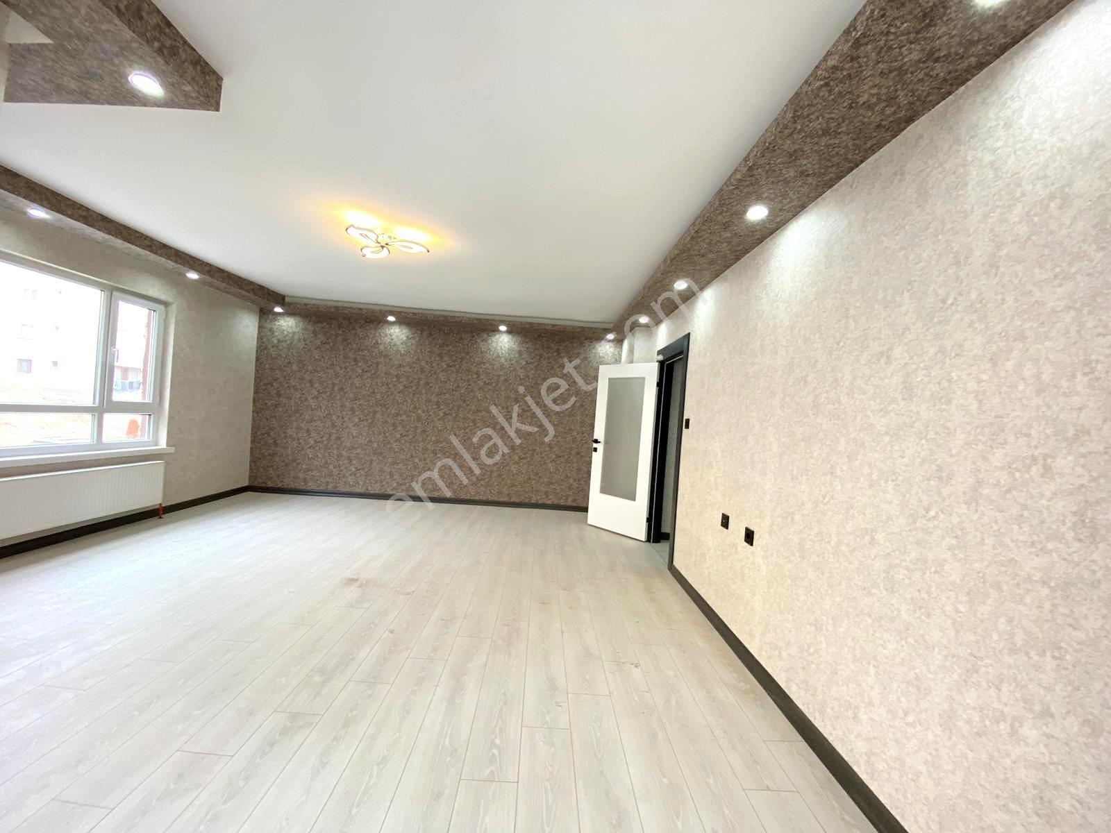 Uzman Emlak'tan 19 Mayıs Mh Özgürlük Cad.üzeri Bağımsız 3+1daire — fotoğraf 2