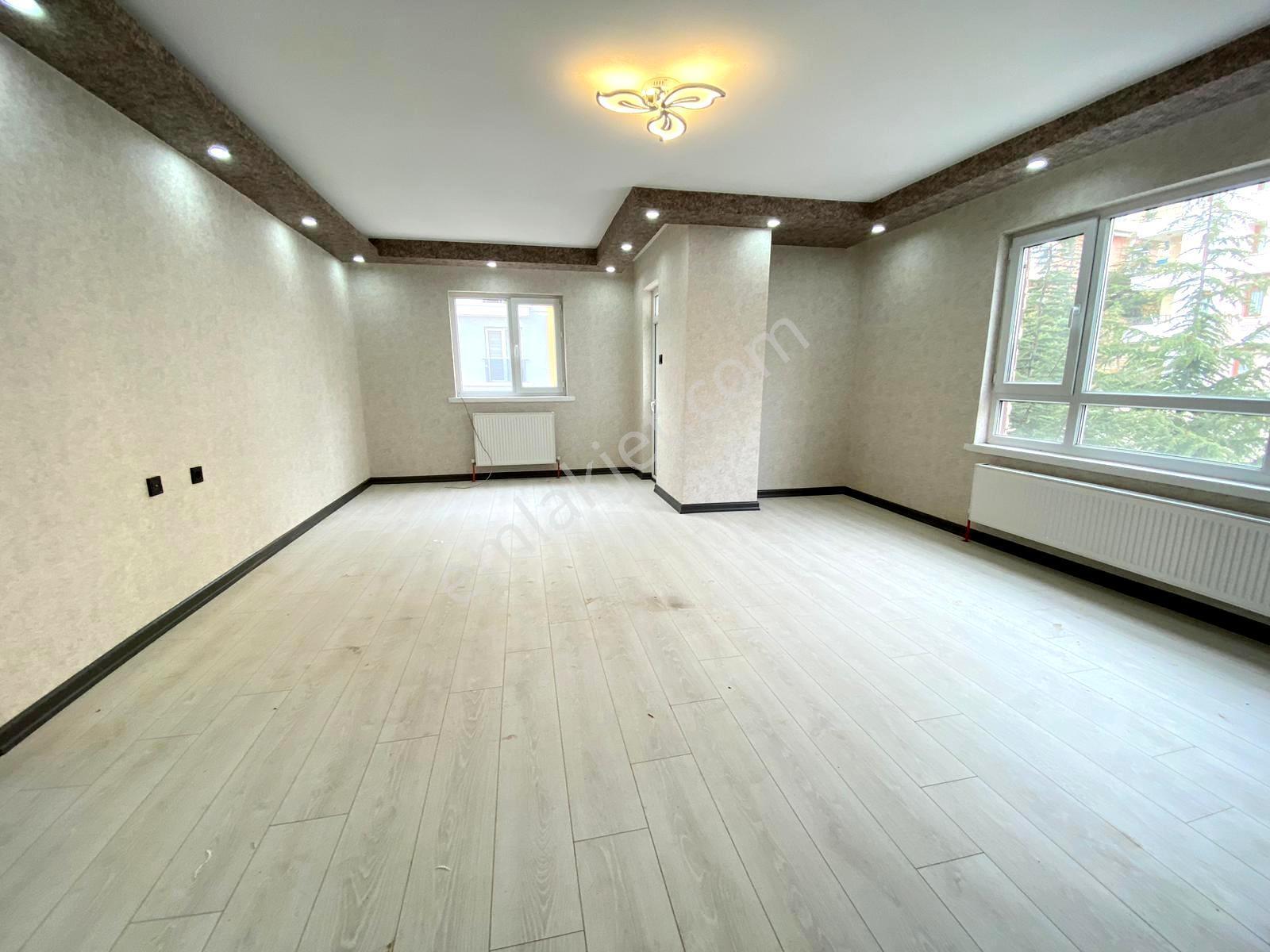 Uzman Emlak'tan 19 Mayıs Mh Özgürlük Cad.üzeri Bağımsız 3+1daire — fotoğraf 4