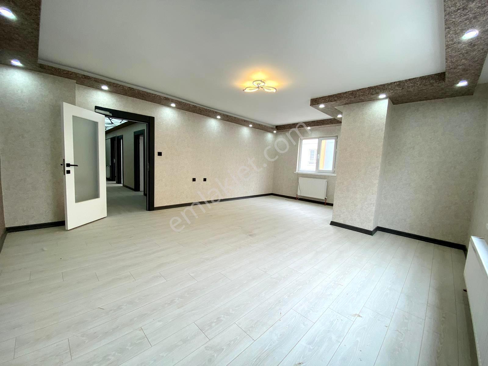 Uzman Emlak'tan 19 Mayıs Mh Özgürlük Cad.üzeri Bağımsız 3+1daire — fotoğraf 5