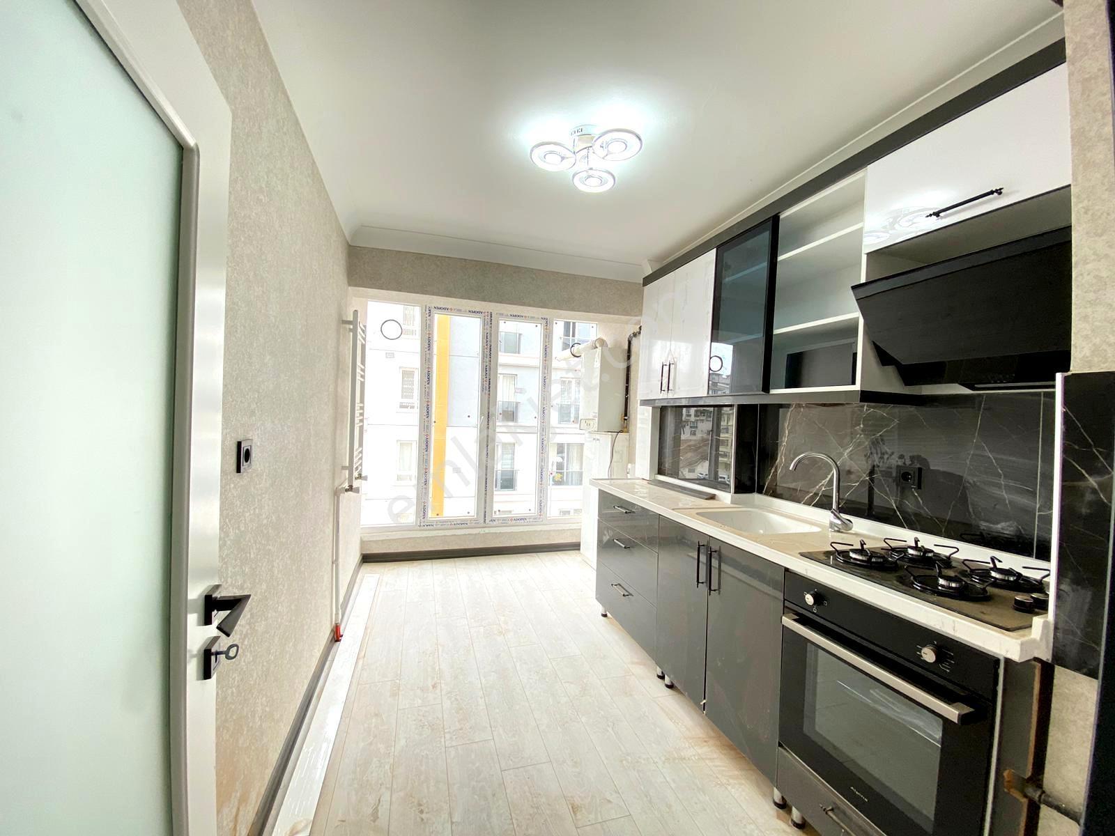 Uzman Emlak'tan 19 Mayıs Mh Özgürlük Cad.üzeri Bağımsız 3+1daire — fotoğraf 10
