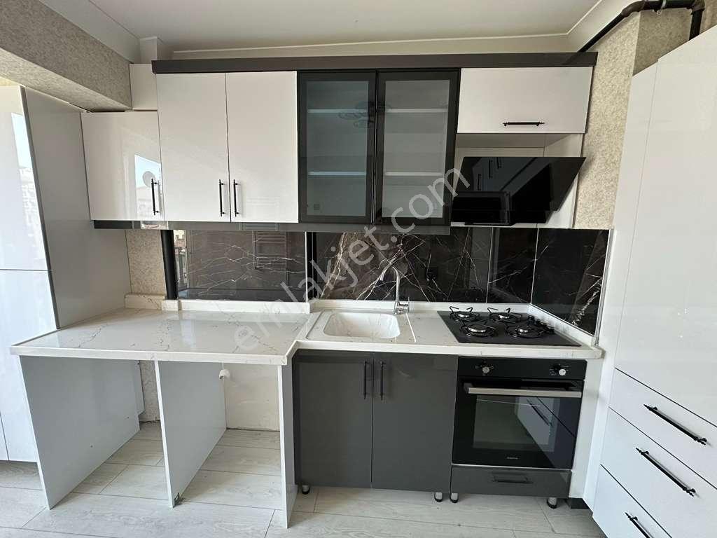 Uzman Emlak'tan 19 Mayıs Mh Özgürlük Cad.üzeri Bağımsız 3+1daire — fotoğraf 11