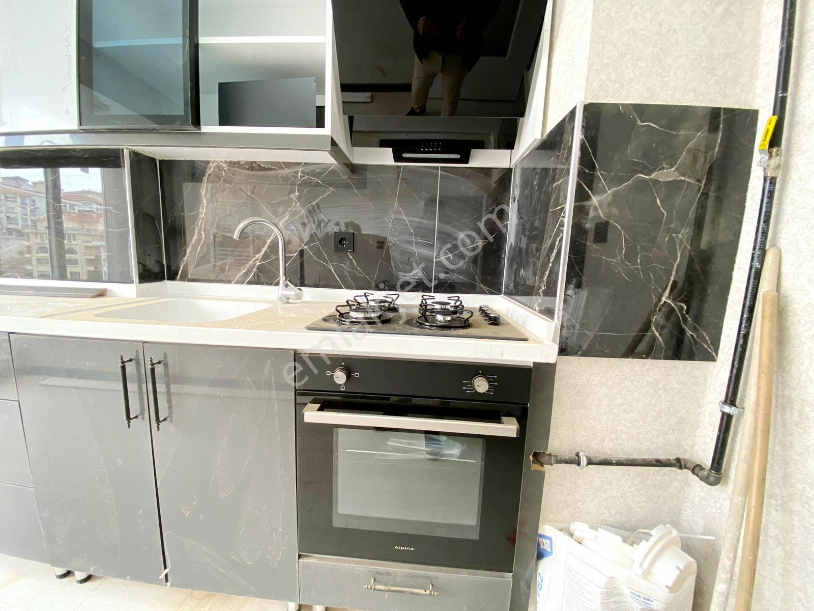 Uzman Emlak'tan 19 Mayıs Mh Özgürlük Cad.üzeri Bağımsız 3+1daire — fotoğraf 13