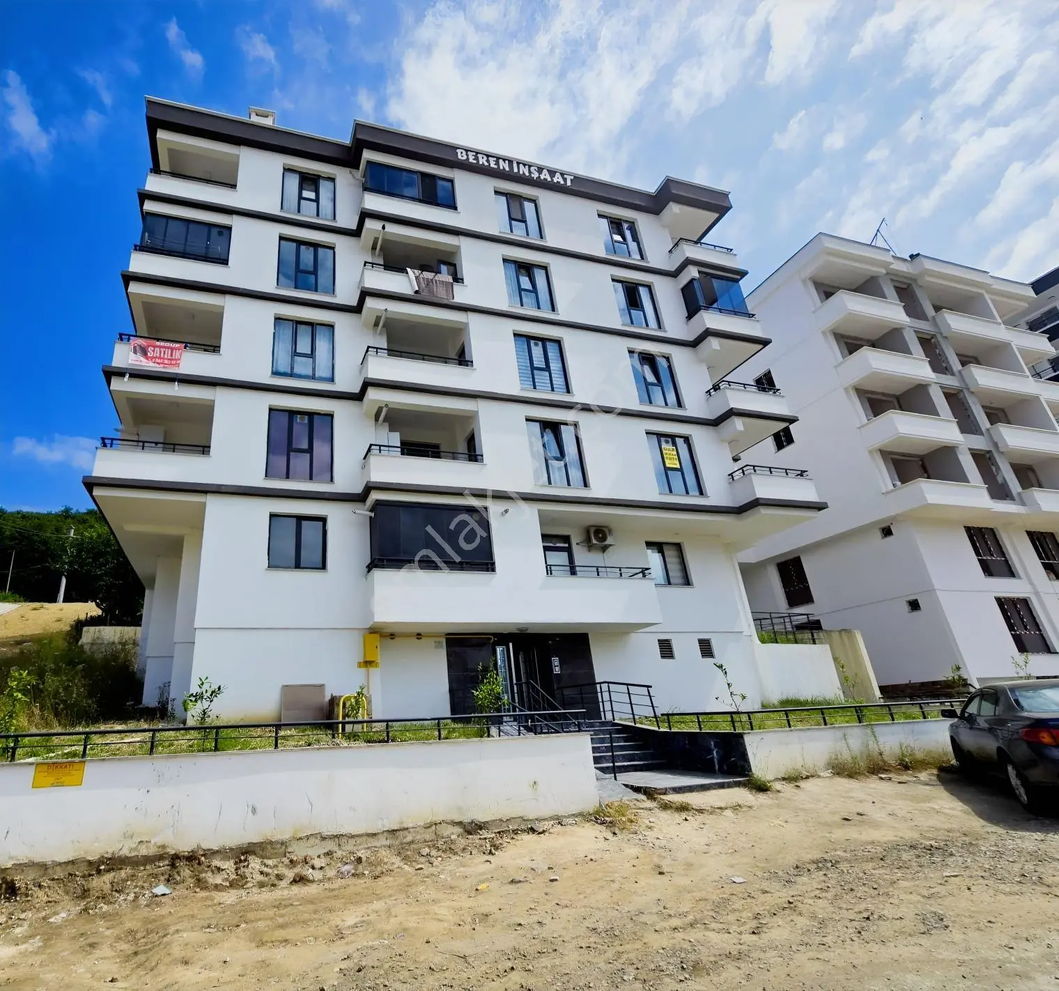 Atakum Körfezde Tranvaya Yakın Eşyalı Satılık Daire