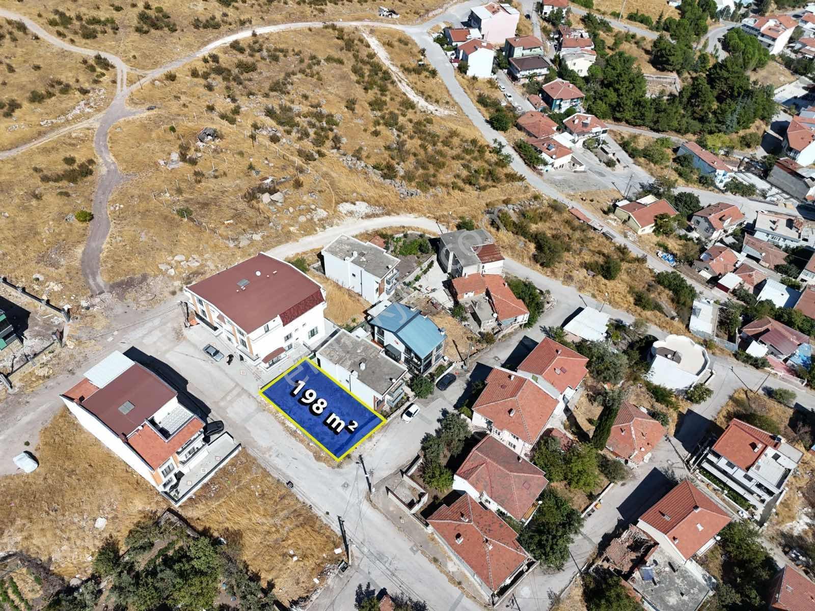 Nova Grup'Tan Sütlüce Mh De Satılık 198 Metre Köşe Parsel Arsa
