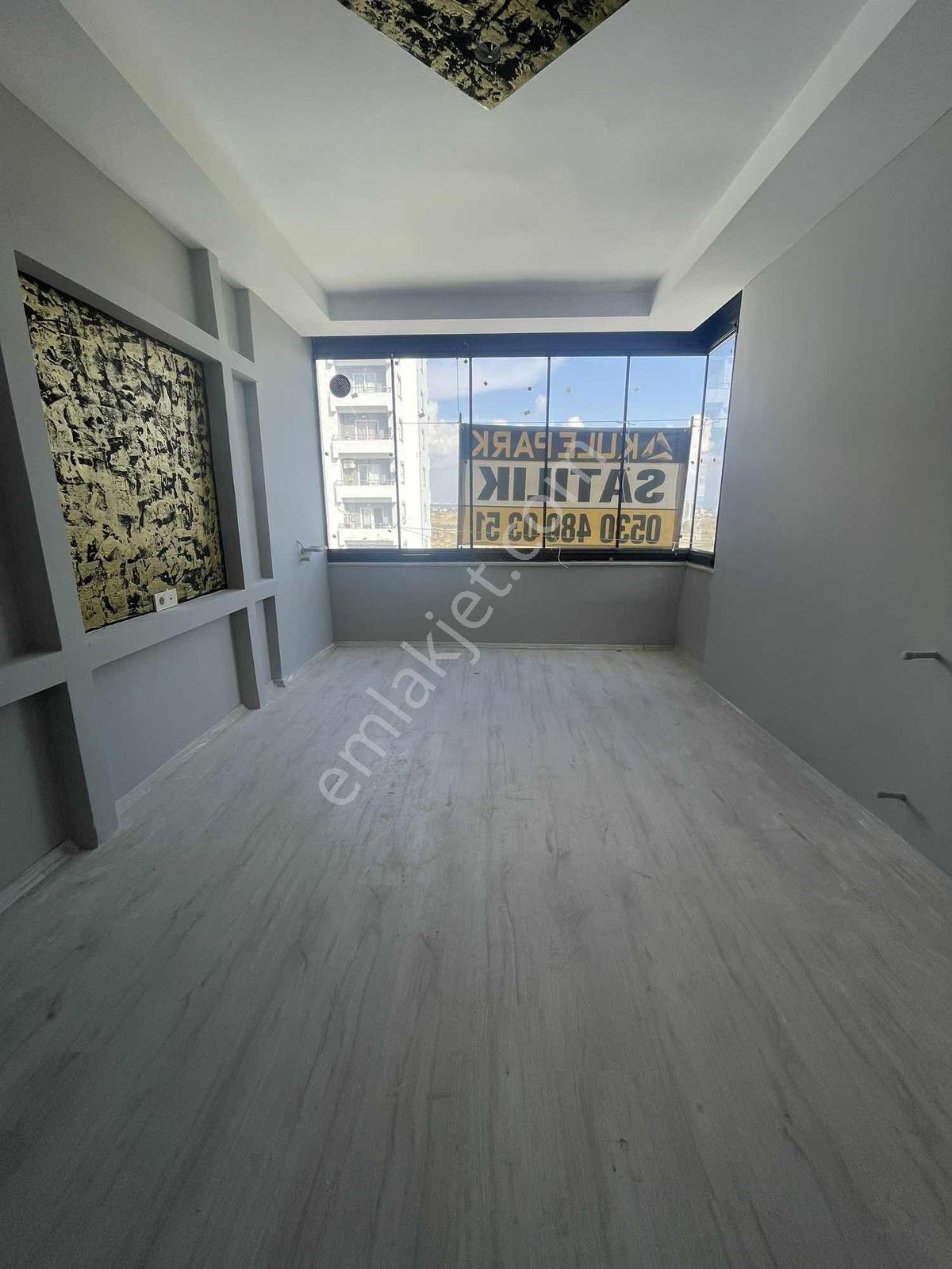 Üniversite~yanı~1+1~sıfır~caddeye~1~parsel~yatırımlık~cazip~ — fotoğraf 2