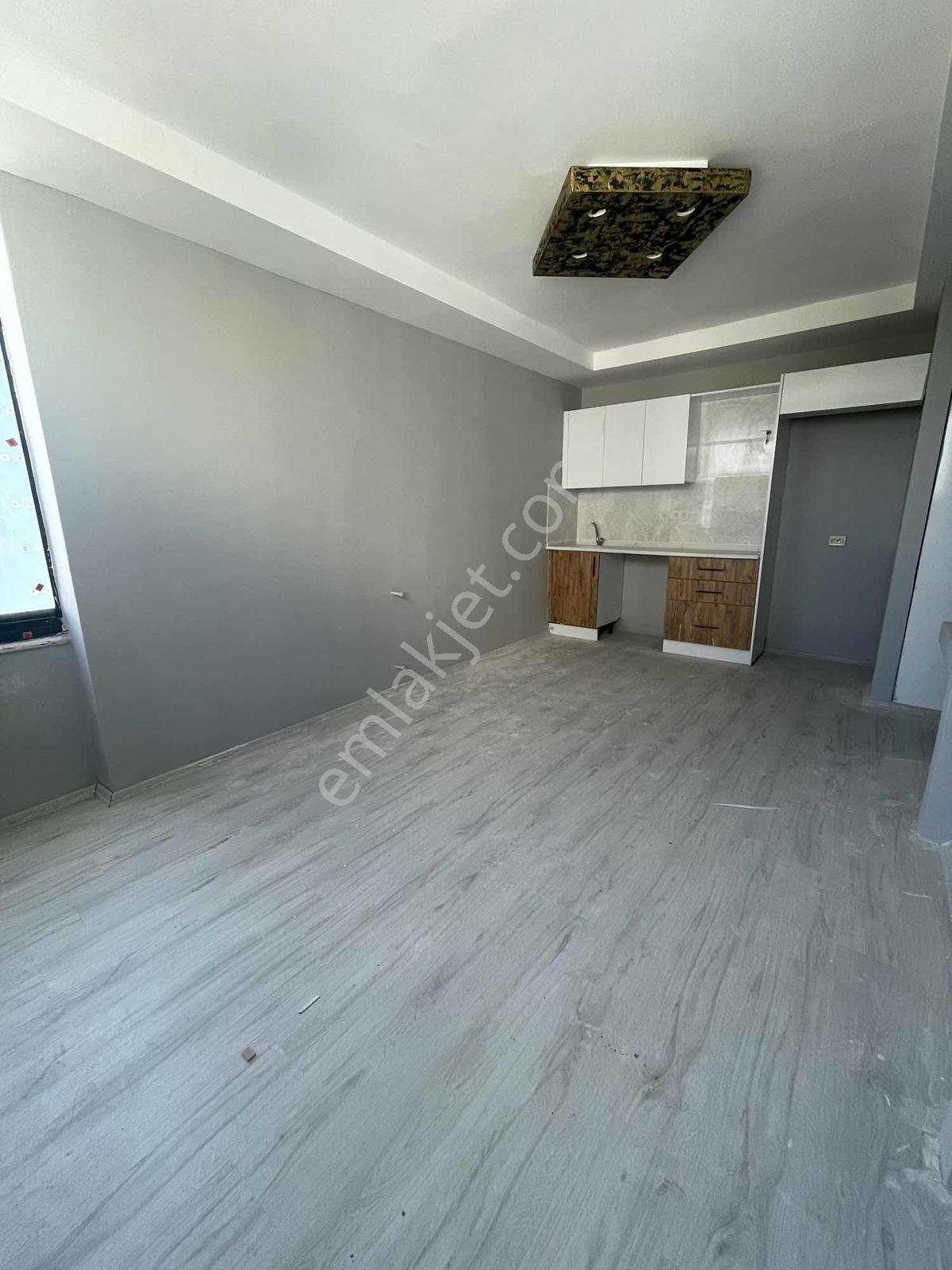 Üniversite~yanı~1+1~sıfır~caddeye~1~parsel~yatırımlık~cazip~ — fotoğraf 3