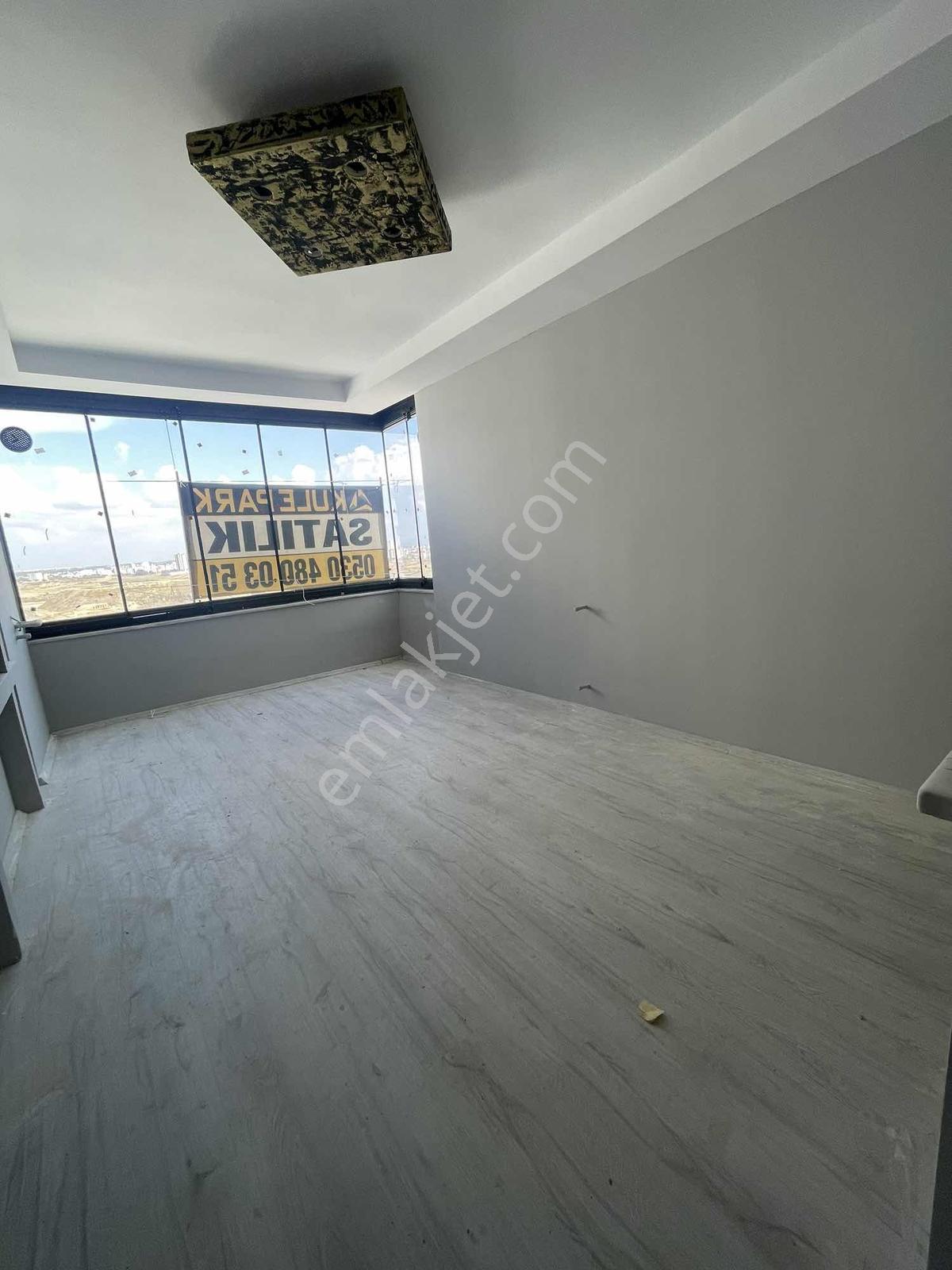 Üniversite~yanı~1+1~sıfır~caddeye~1~parsel~yatırımlık~cazip~ — fotoğraf 4
