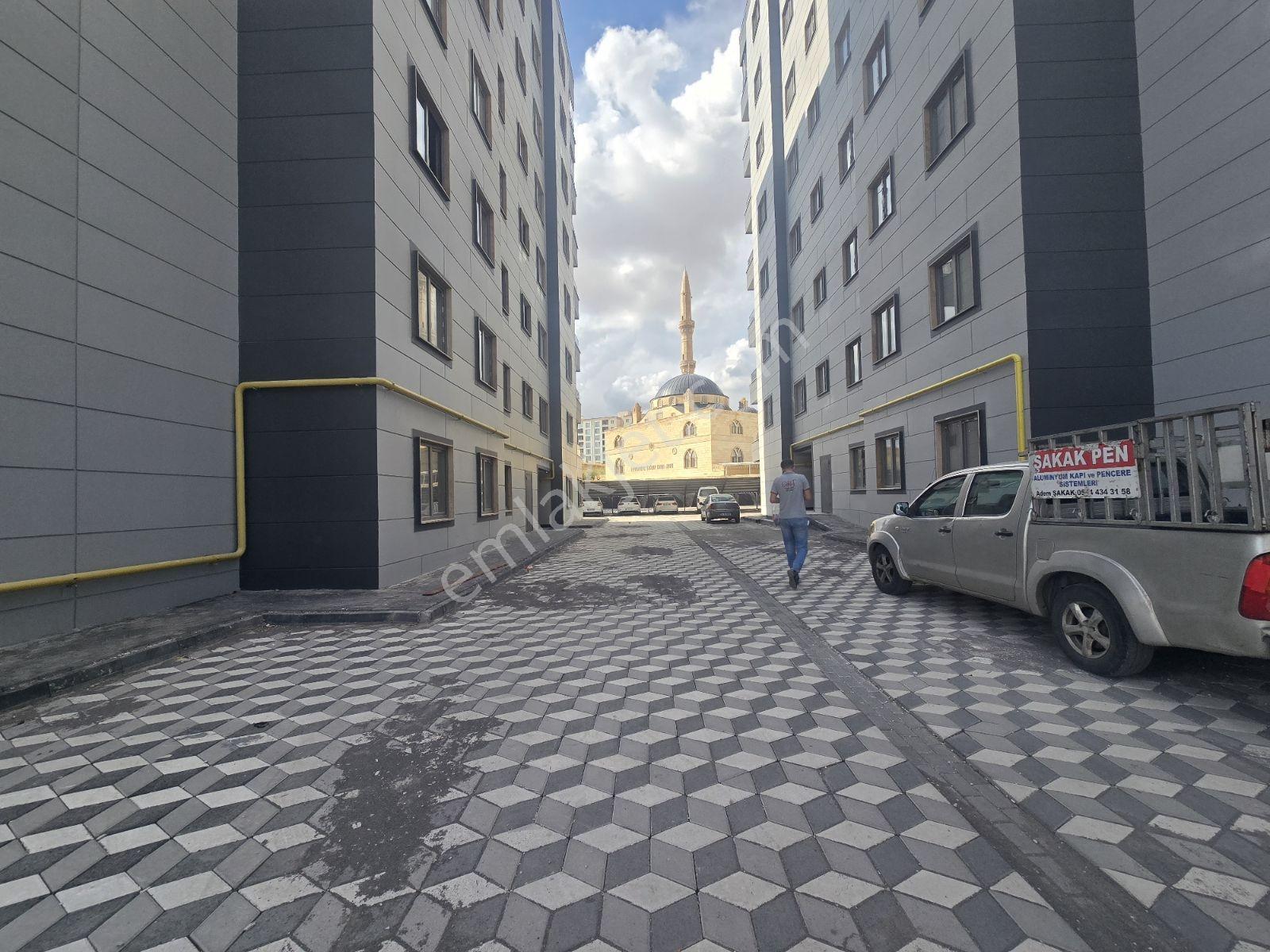 Acil Satılık 2+1 Sıfır Lüx Yüksek Giriş — fotoğraf 2
