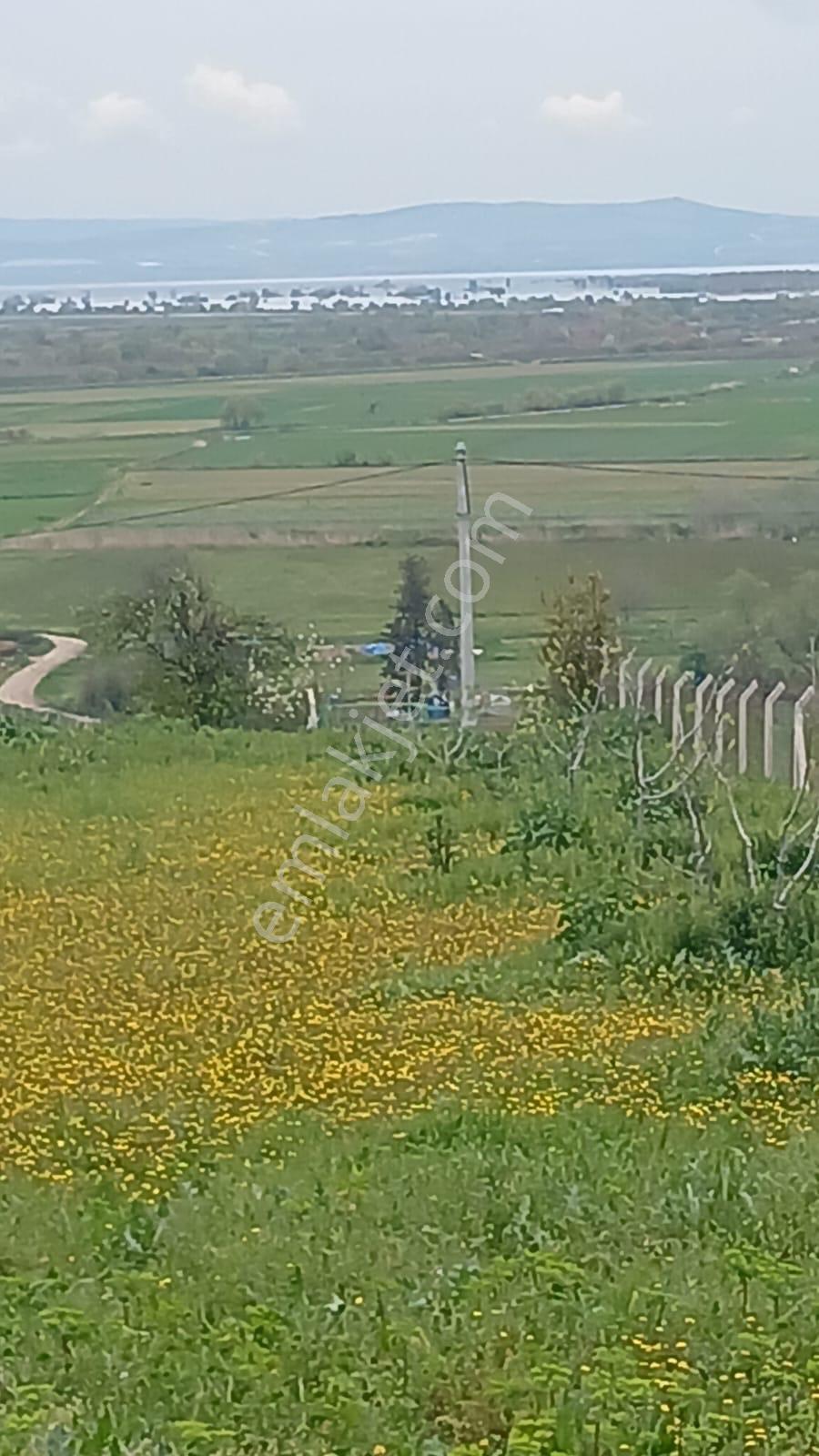 Göl Manzaralı Konut İmarlı Arsa — fotoğraf 2