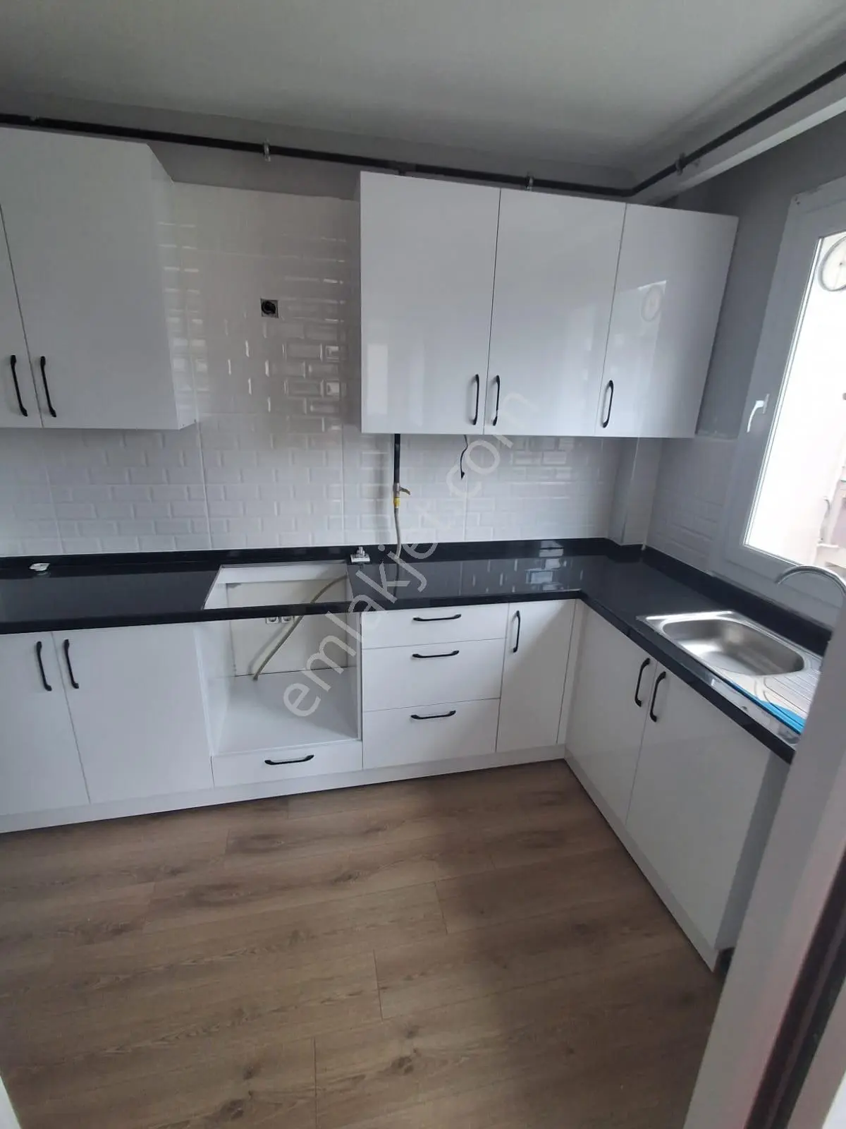 Cemalpaşada Sıfır Masrafsız Kapalı Mutfak 3+1 Satılık Daire — fotoğraf 9