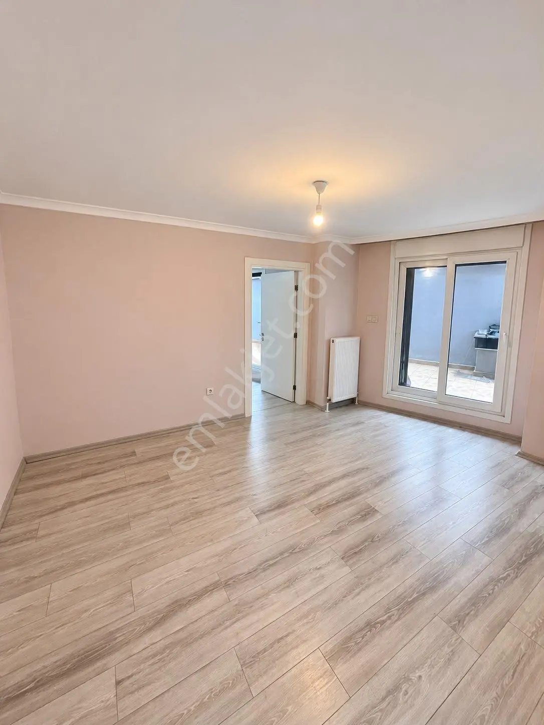 Kaçmaz'dan İdealtepe Sahil'de Eşşiz Konumlu Ara Kat Balkonlu 2+1 — fotoğraf 4