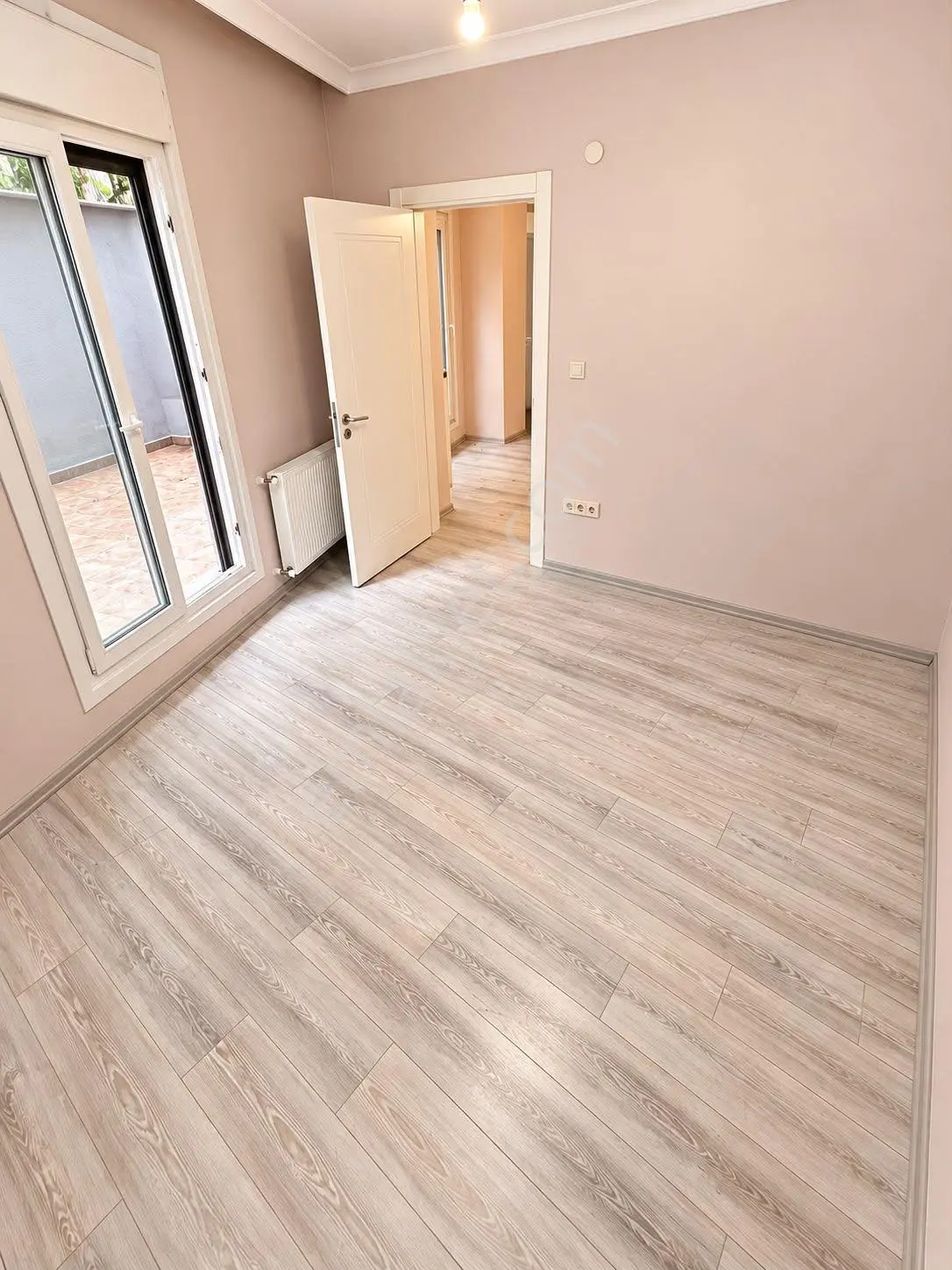 Kaçmaz'dan İdealtepe Sahil'de Eşşiz Konumlu Ara Kat Balkonlu 2+1 — fotoğraf 5