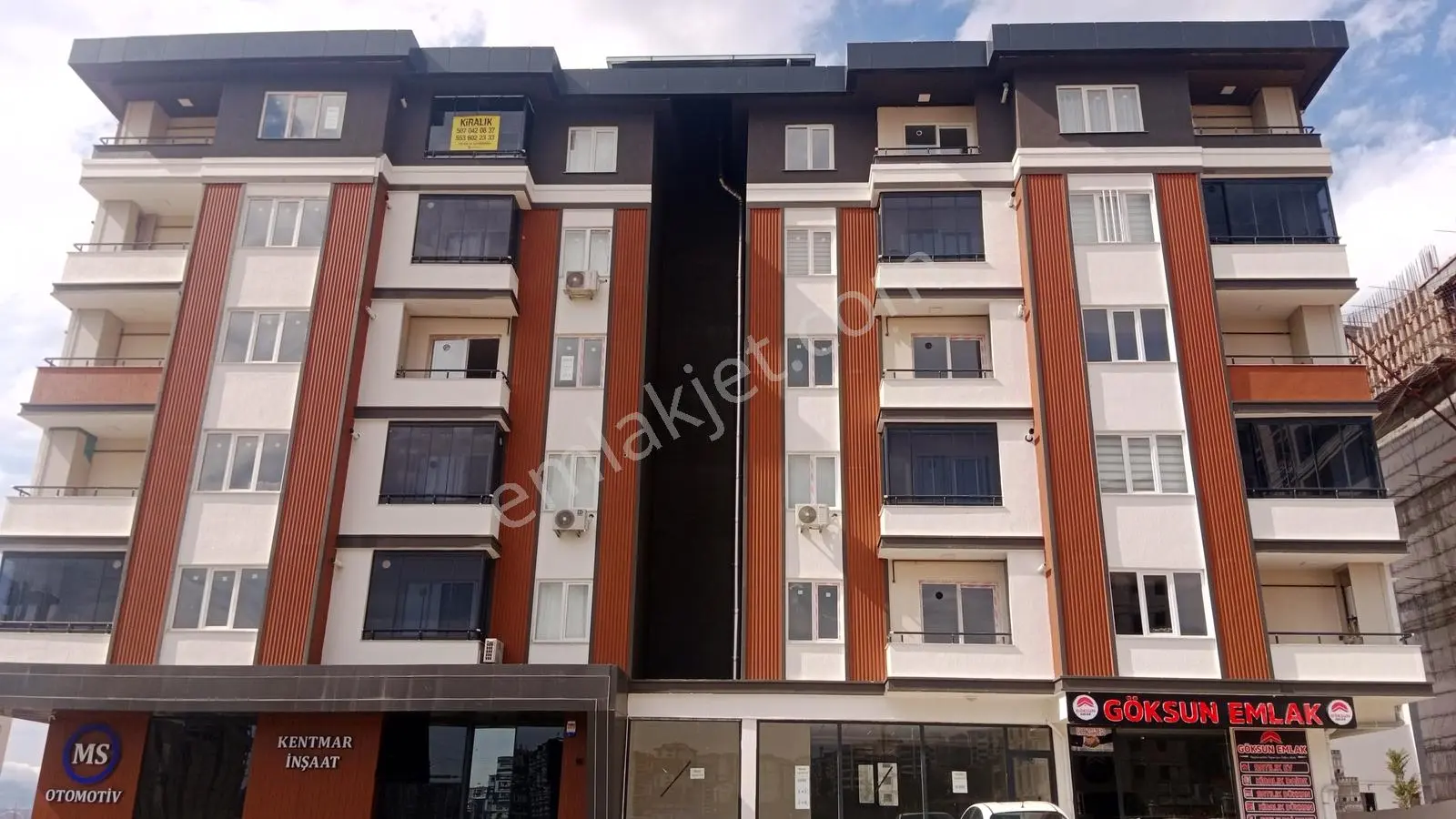 Germenıcıa'dan Üniversite Ye Yakın Lüx 2+0 Daire — fotoğraf 2