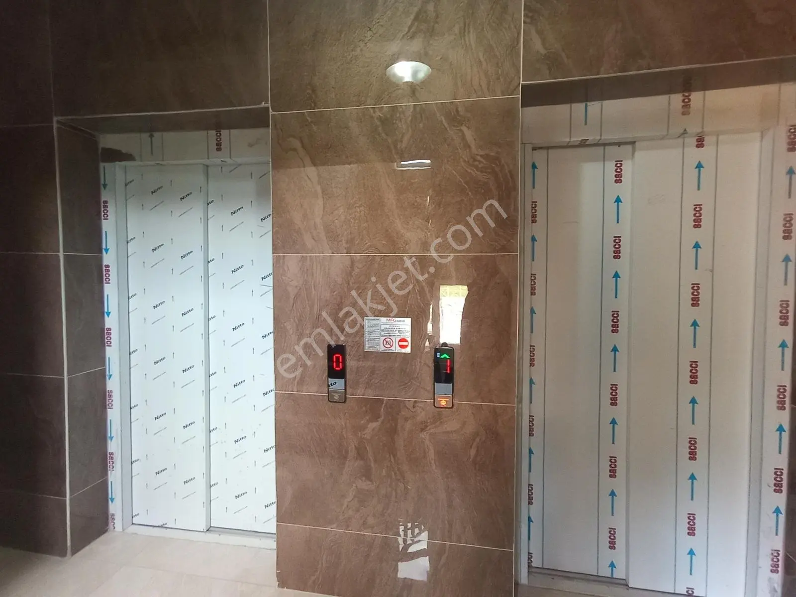 Germenıcıa'dan Üniversite Ye Yakın Lüx 2+0 Daire — fotoğraf 3
