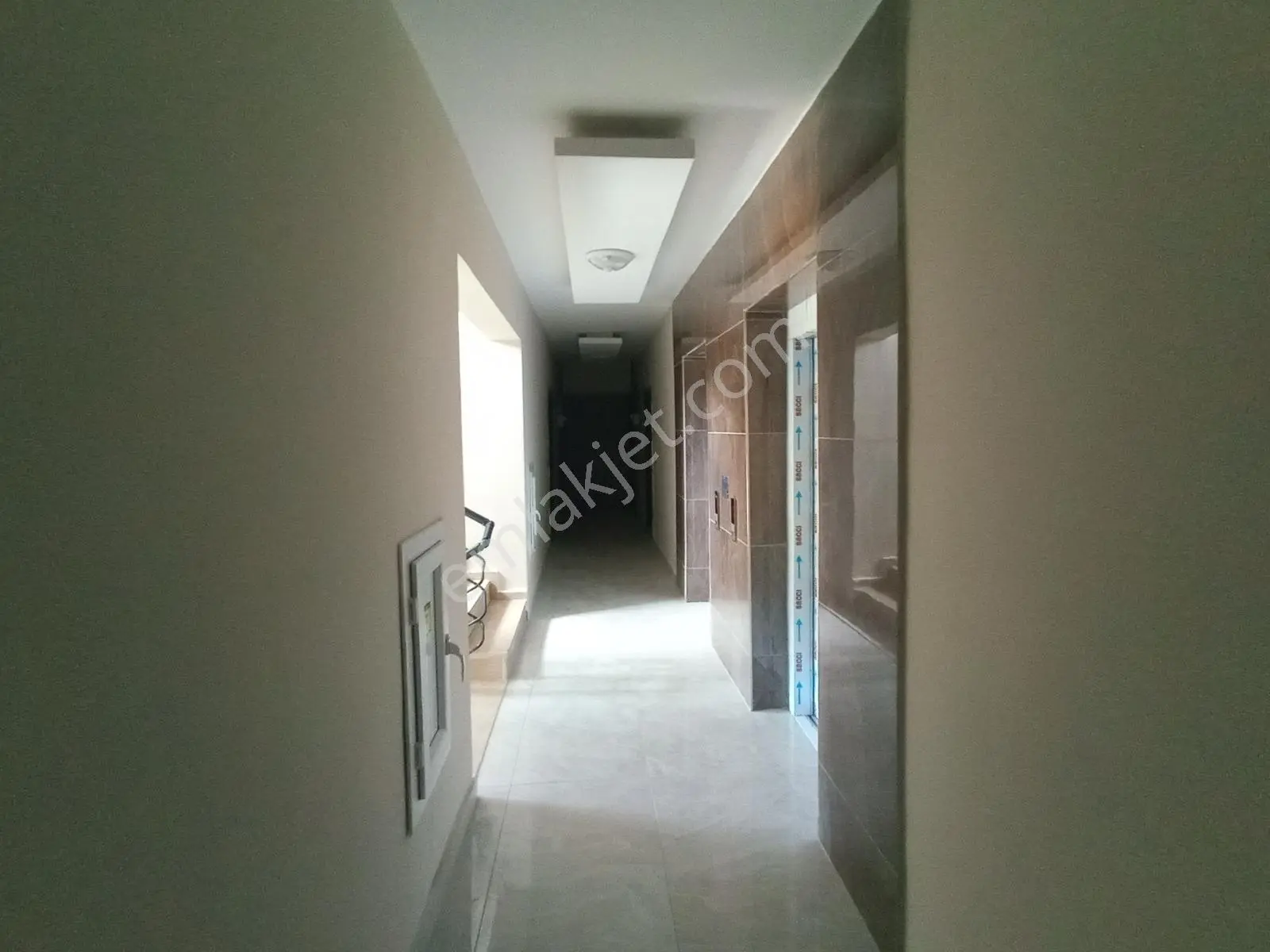 Germenıcıa'dan Üniversite Ye Yakın Lüx 2+0 Daire — fotoğraf 4