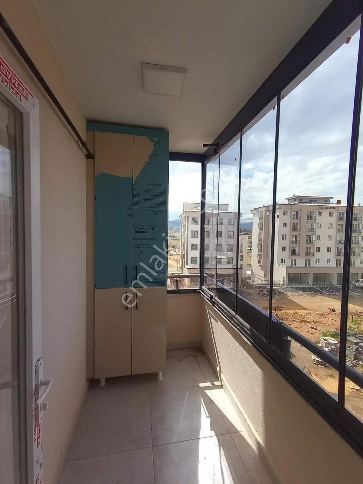 Germenıcıa'dan Üniversite Ye Yakın Lüx 2+0 Daire — fotoğraf 15