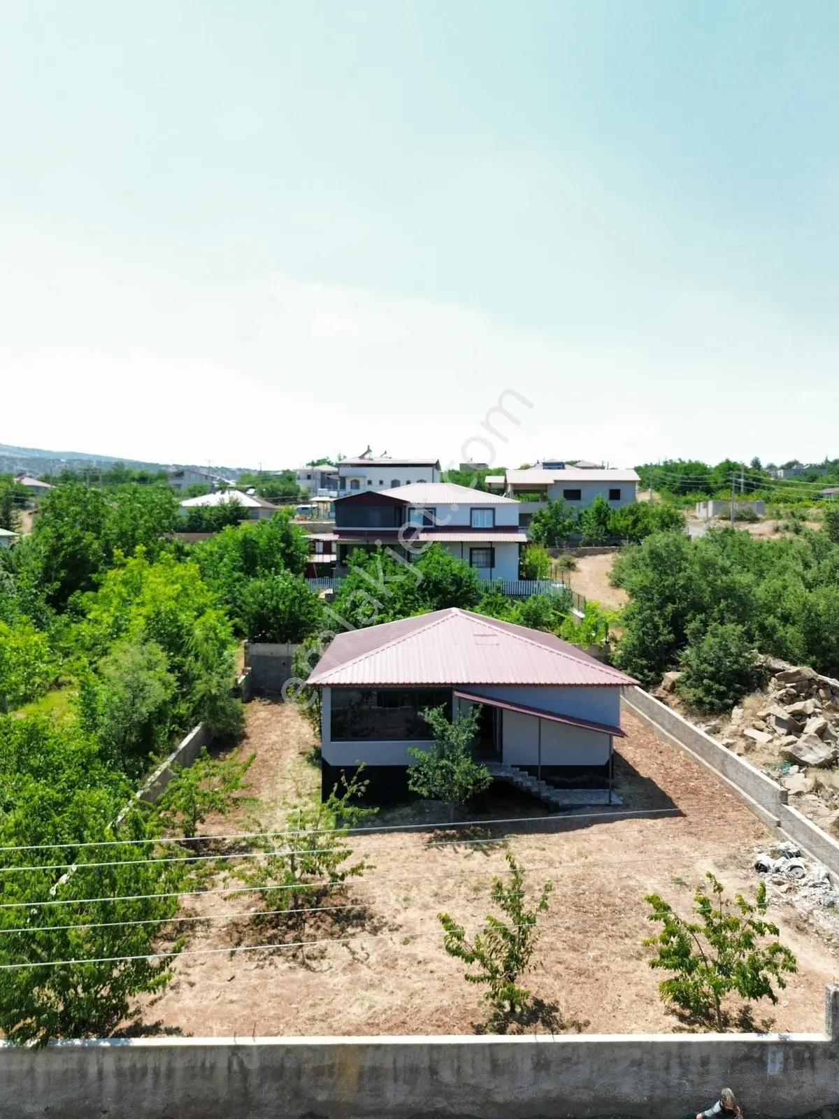 Ulukışla Kılan/Fatihte 598 M² Arsa İçerisinde Müstakil Ev