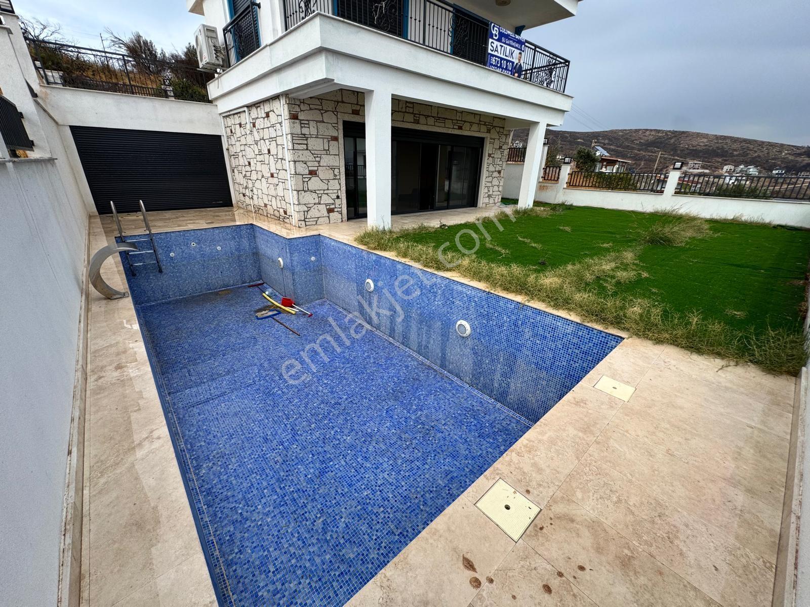Çandarlının En Lüx Ve Modern Villası Müstakil Havuzlu — fotoğraf 10